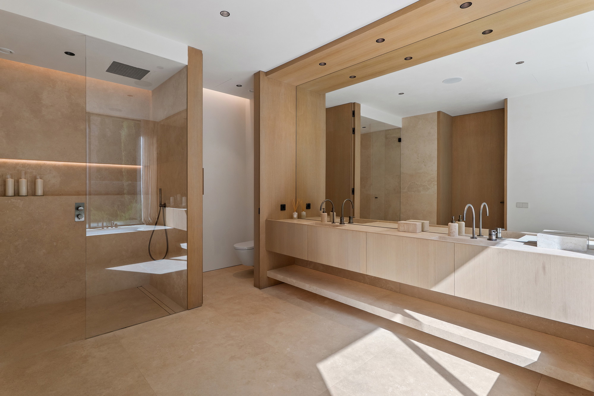 Elegante Designervilla in privater Lage mit Blick ins Grüne-14