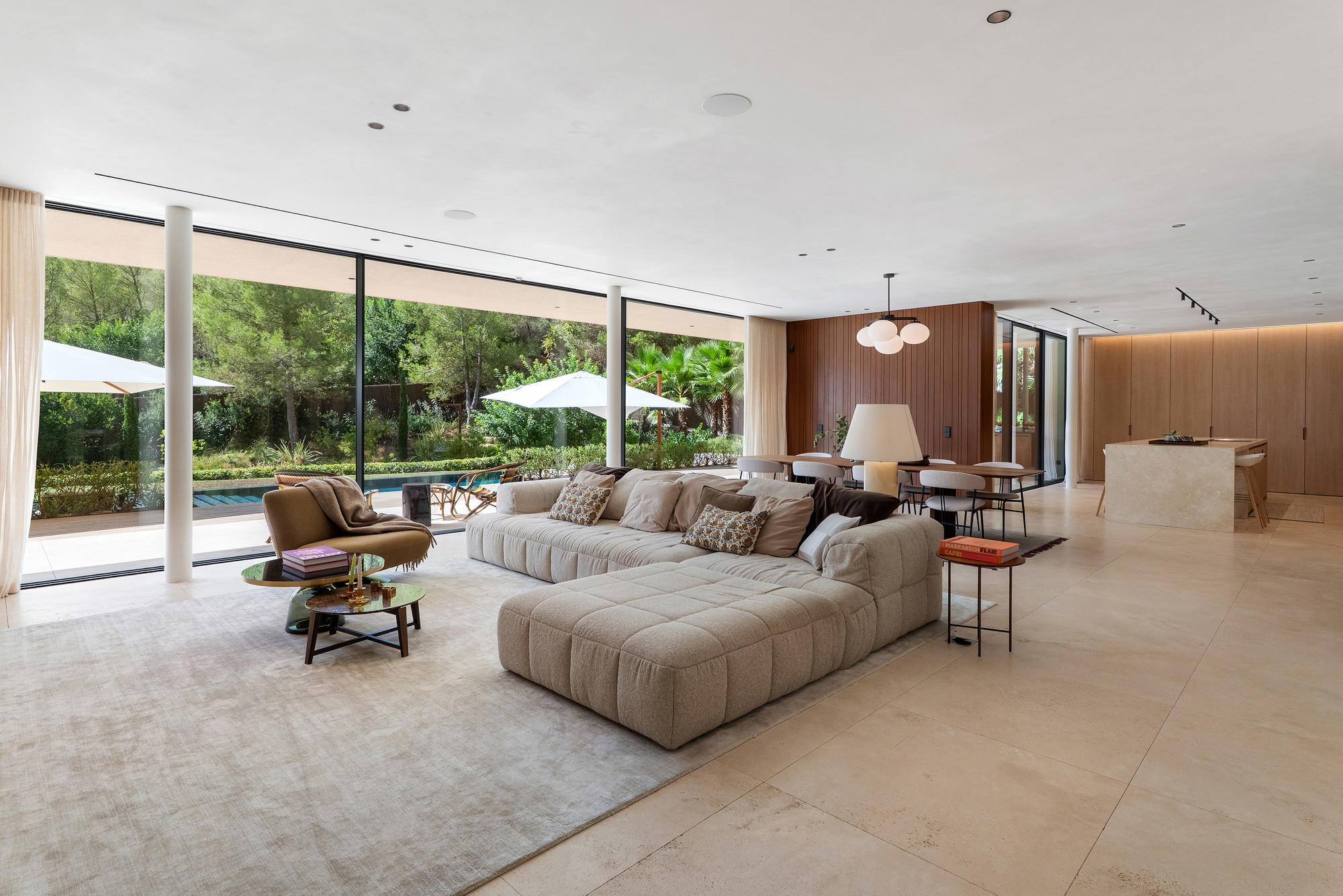 Elegante Designervilla in privater Lage mit Blick ins Grüne-4