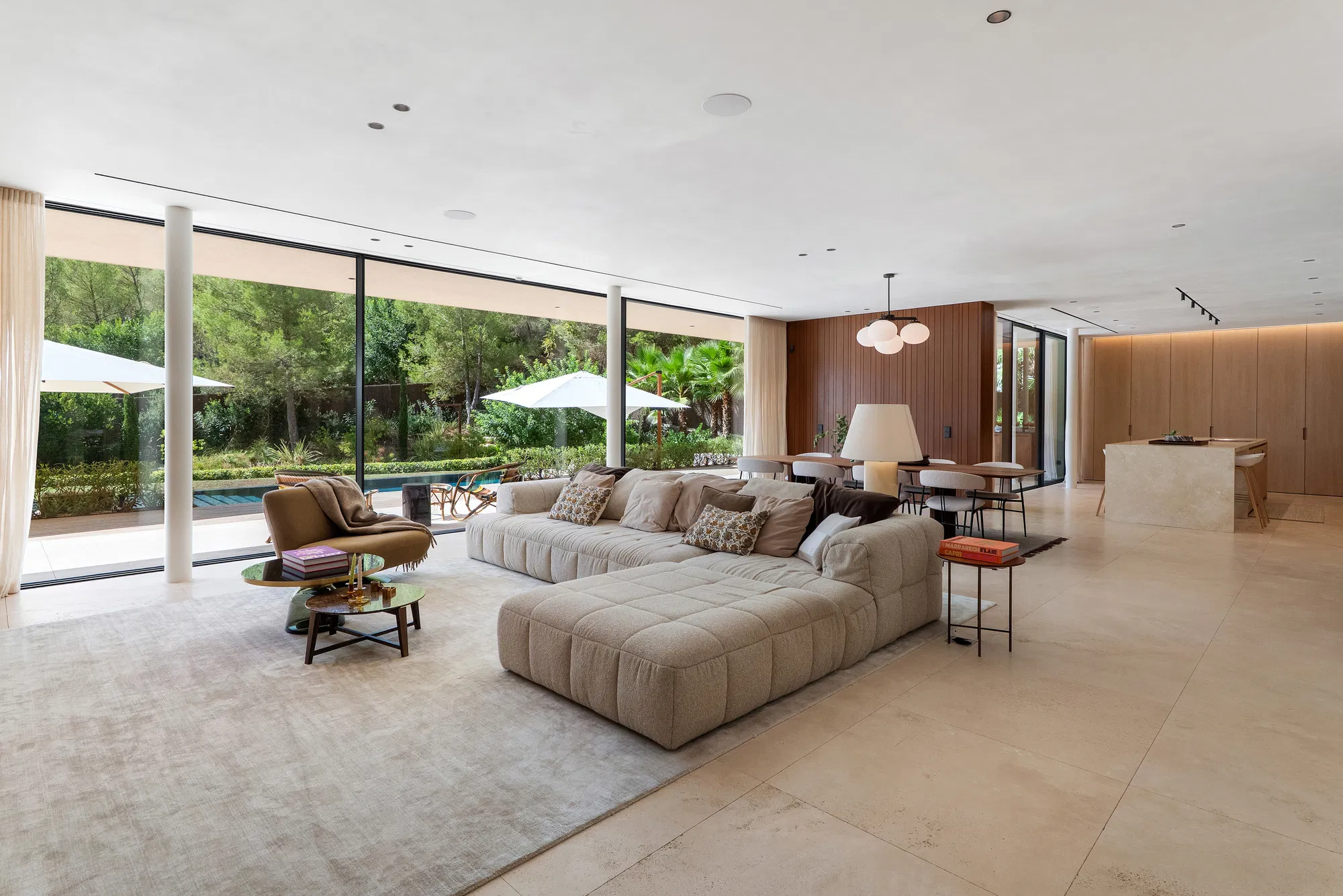 Elegante Designervilla in privater Lage mit Blick ins Grüne-4