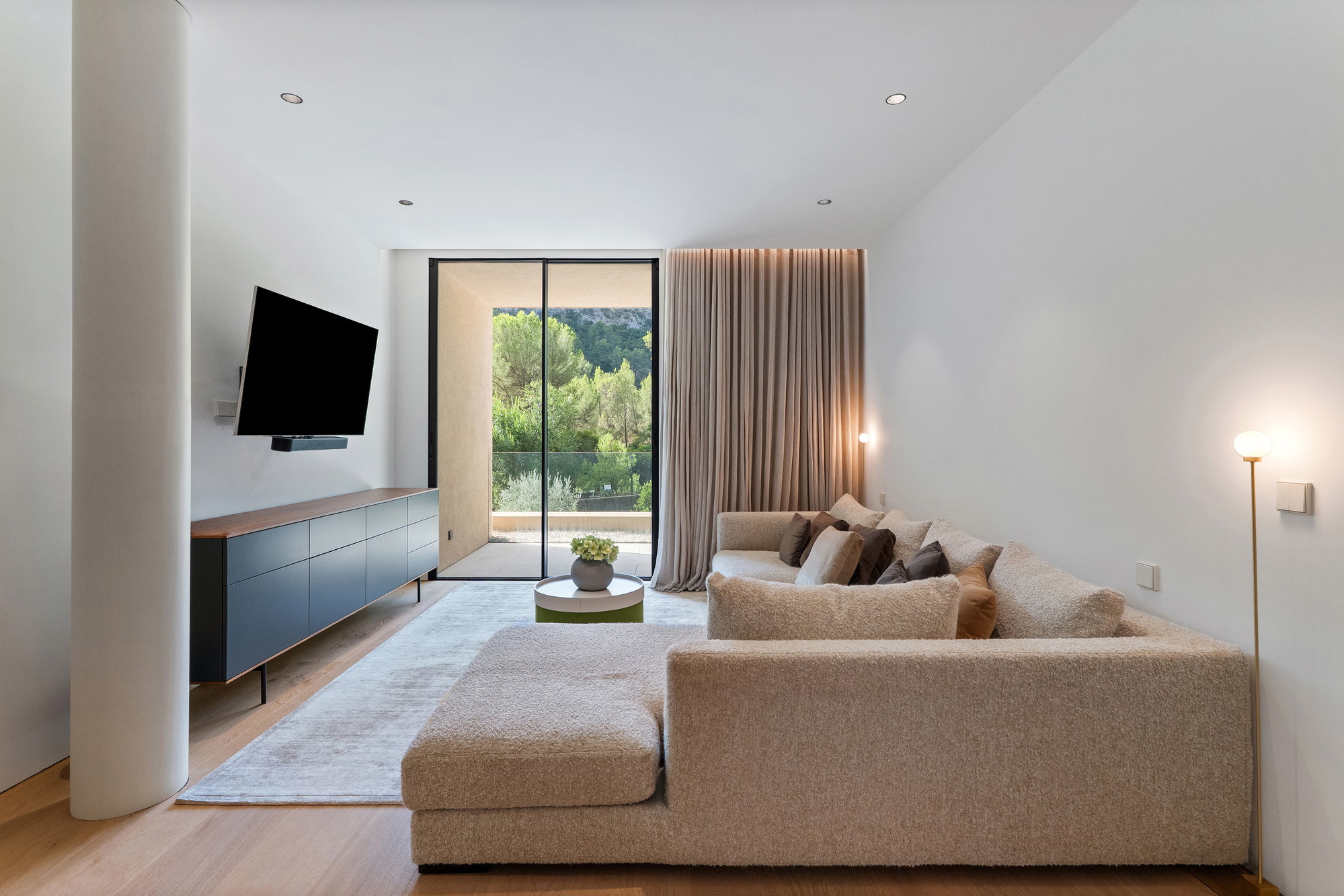 Elegante Designervilla in privater Lage mit Blick ins Grüne-18