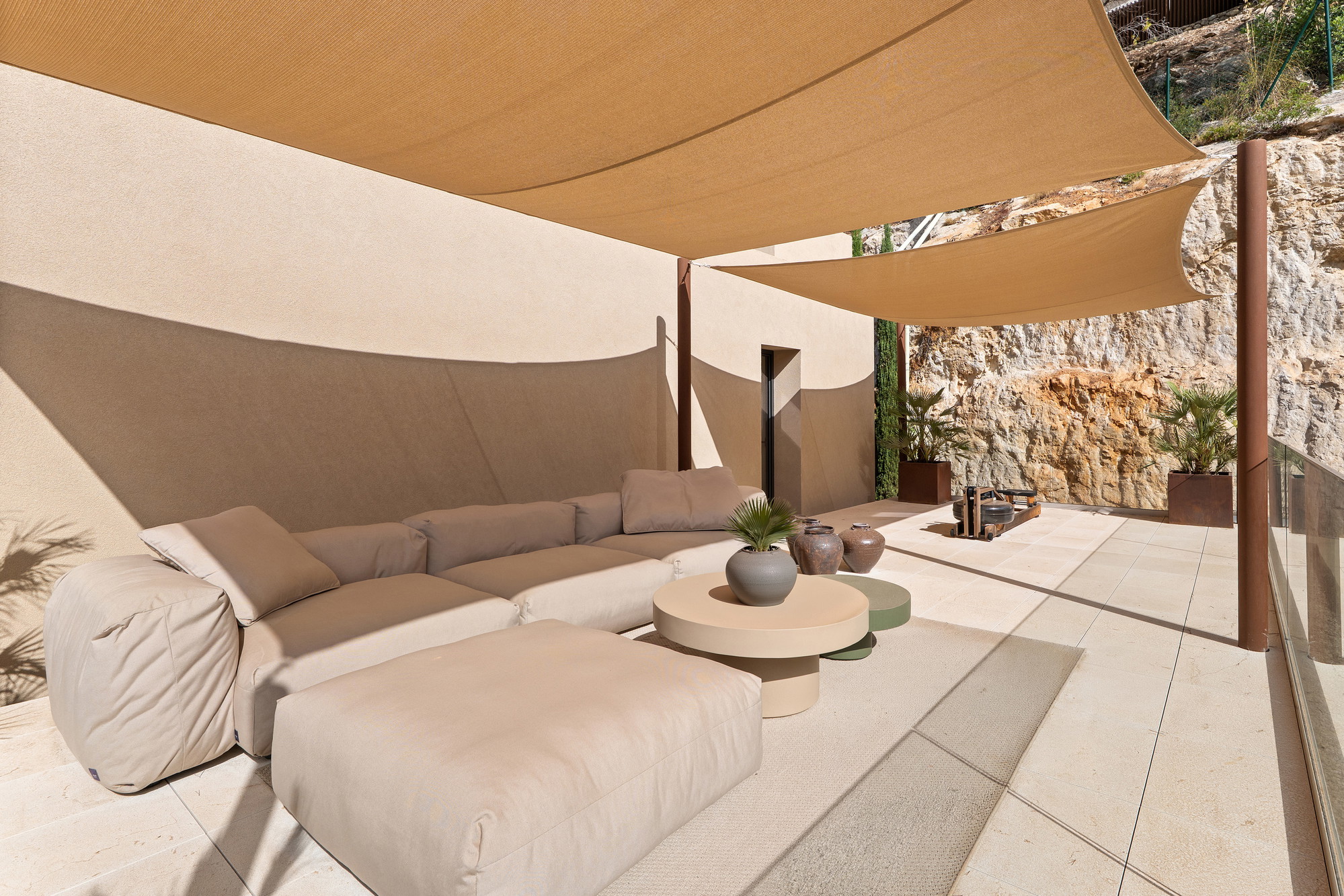Elegante Designervilla in privater Lage mit Blick ins Grüne-20