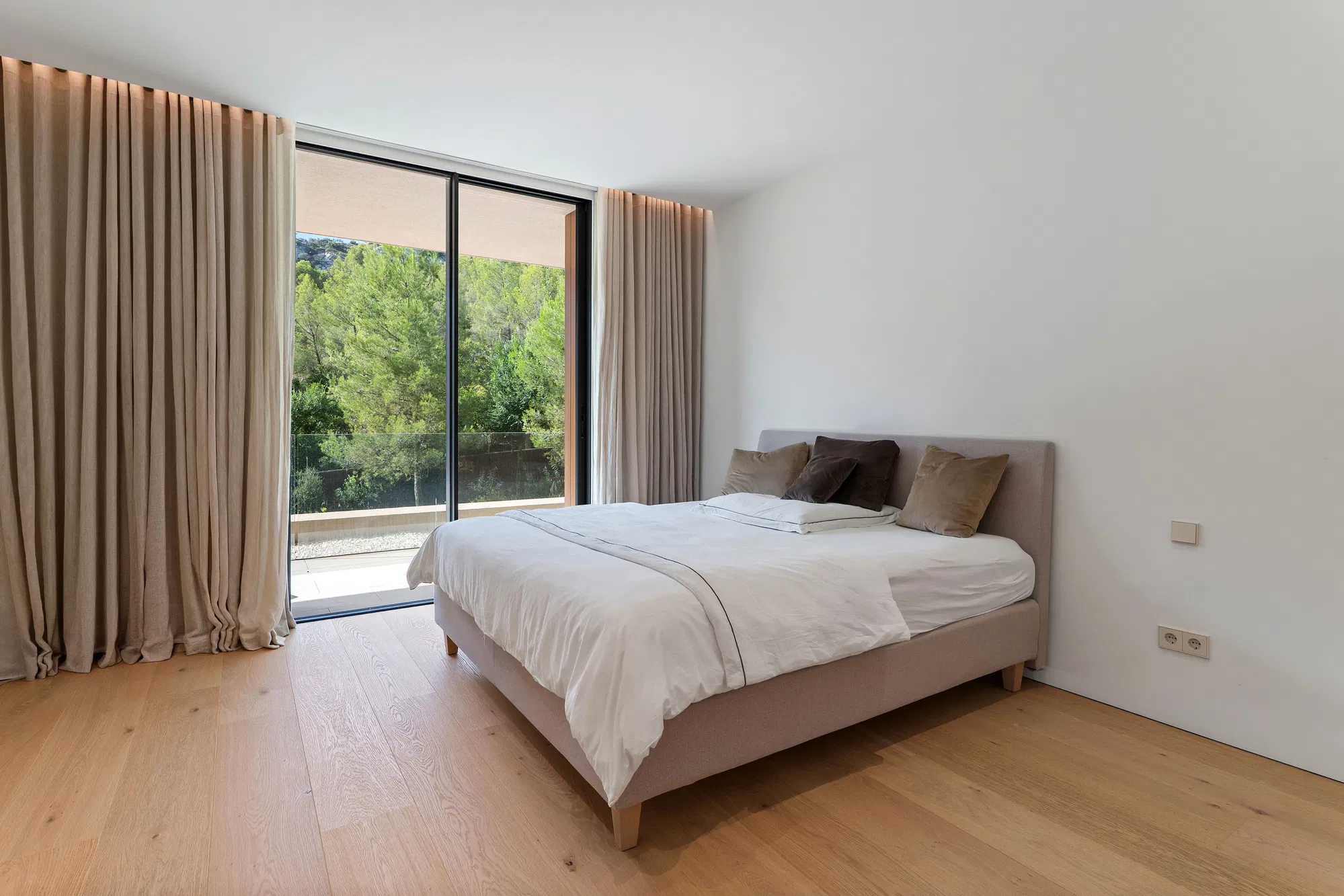 Elegante Designervilla in privater Lage mit Blick ins Grüne-15