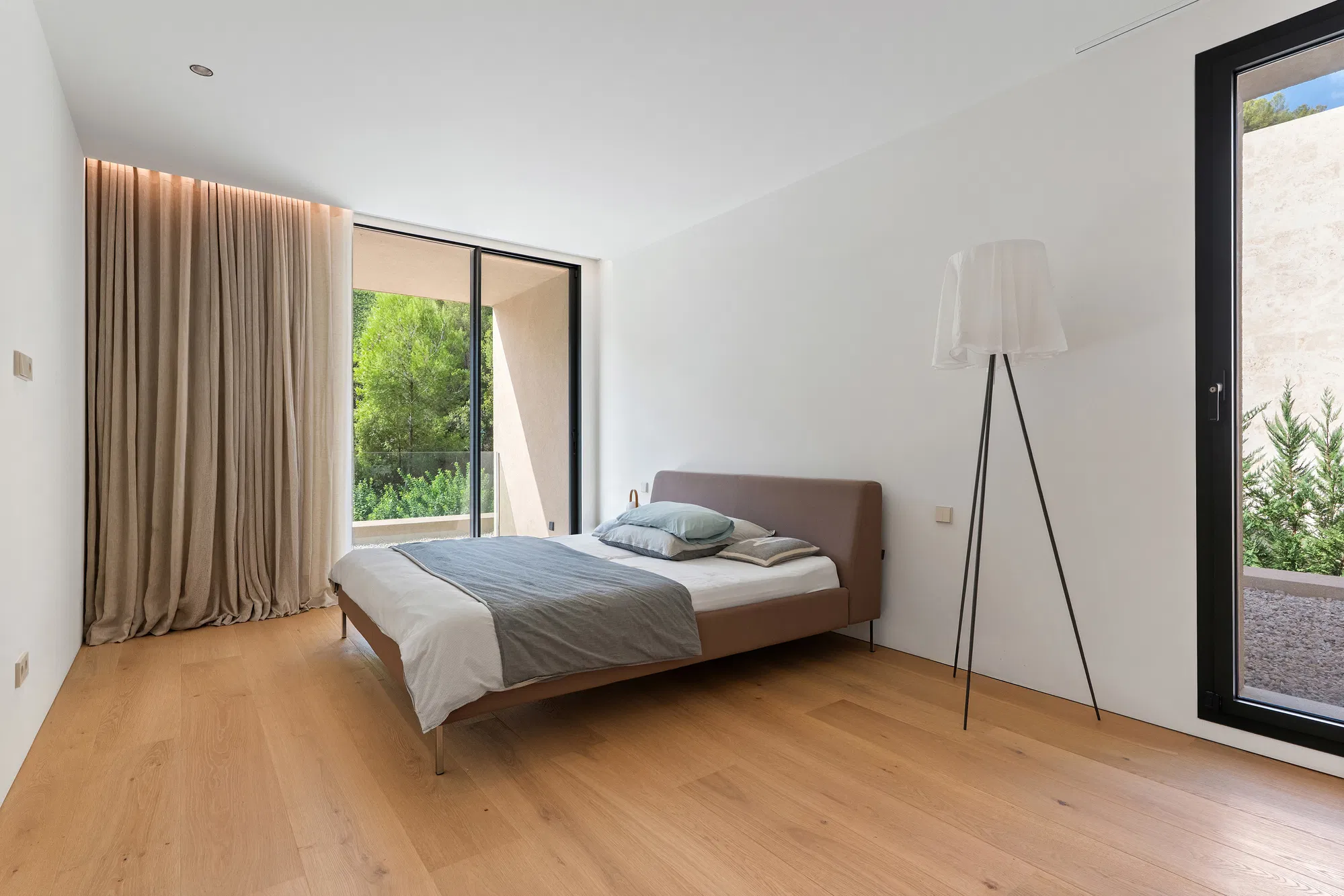 Elegante Designervilla in privater Lage mit Blick ins Grüne-17