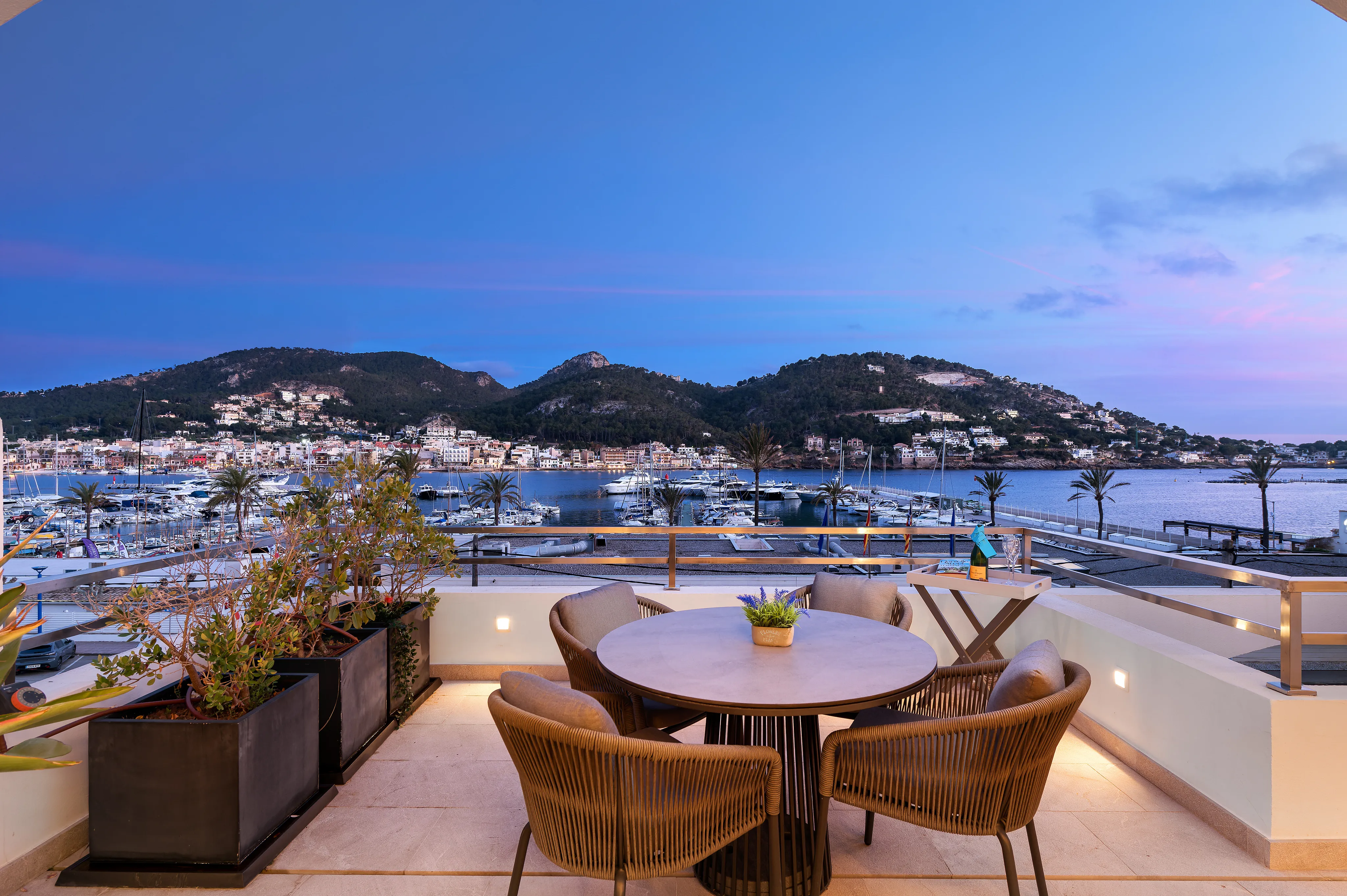 Ático de lujo totalmente reformado con espectaculares vistas al puerto en Port Andratx-23