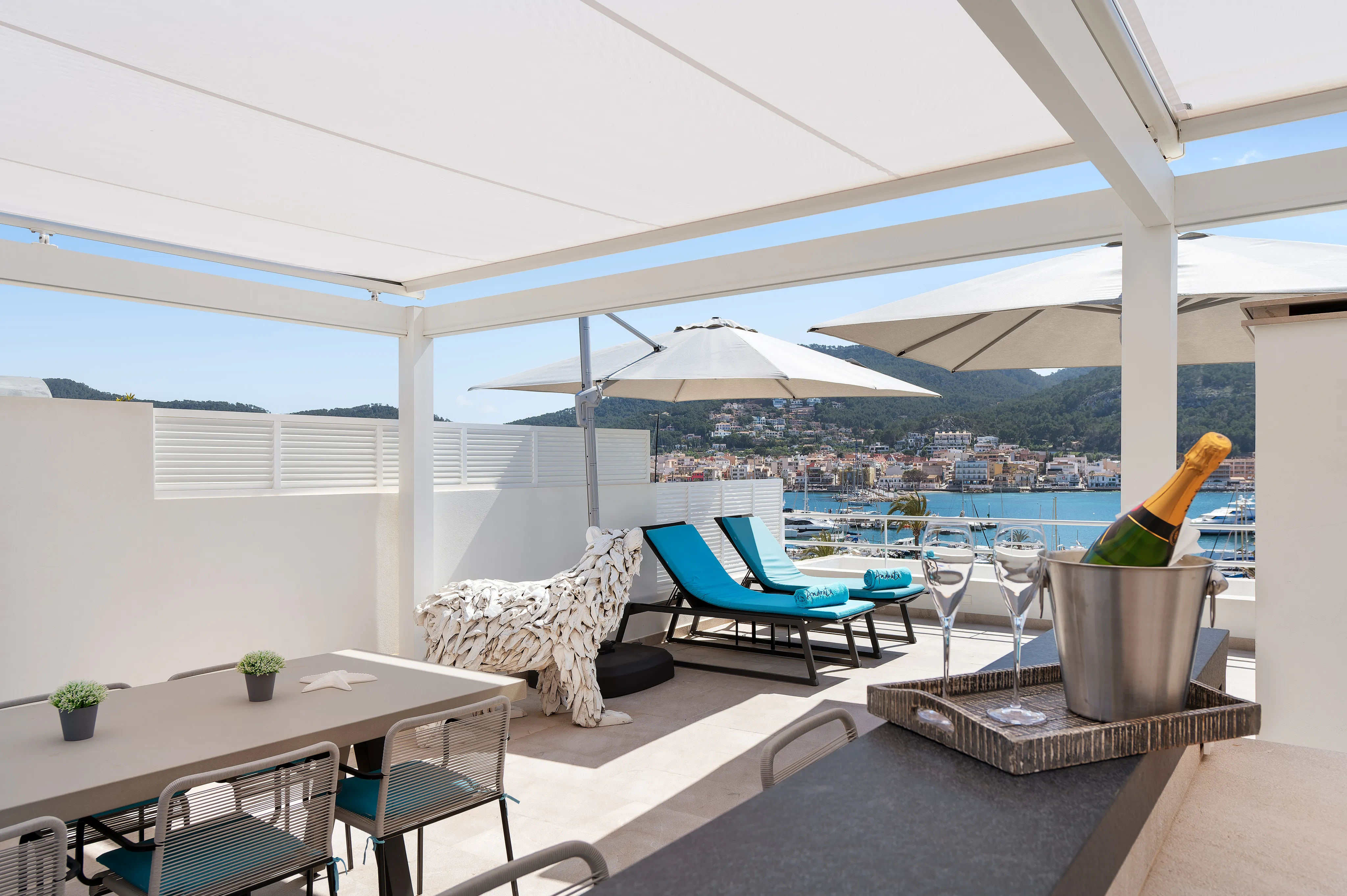 Ático de lujo totalmente reformado con espectaculares vistas al puerto en Port Andratx-16