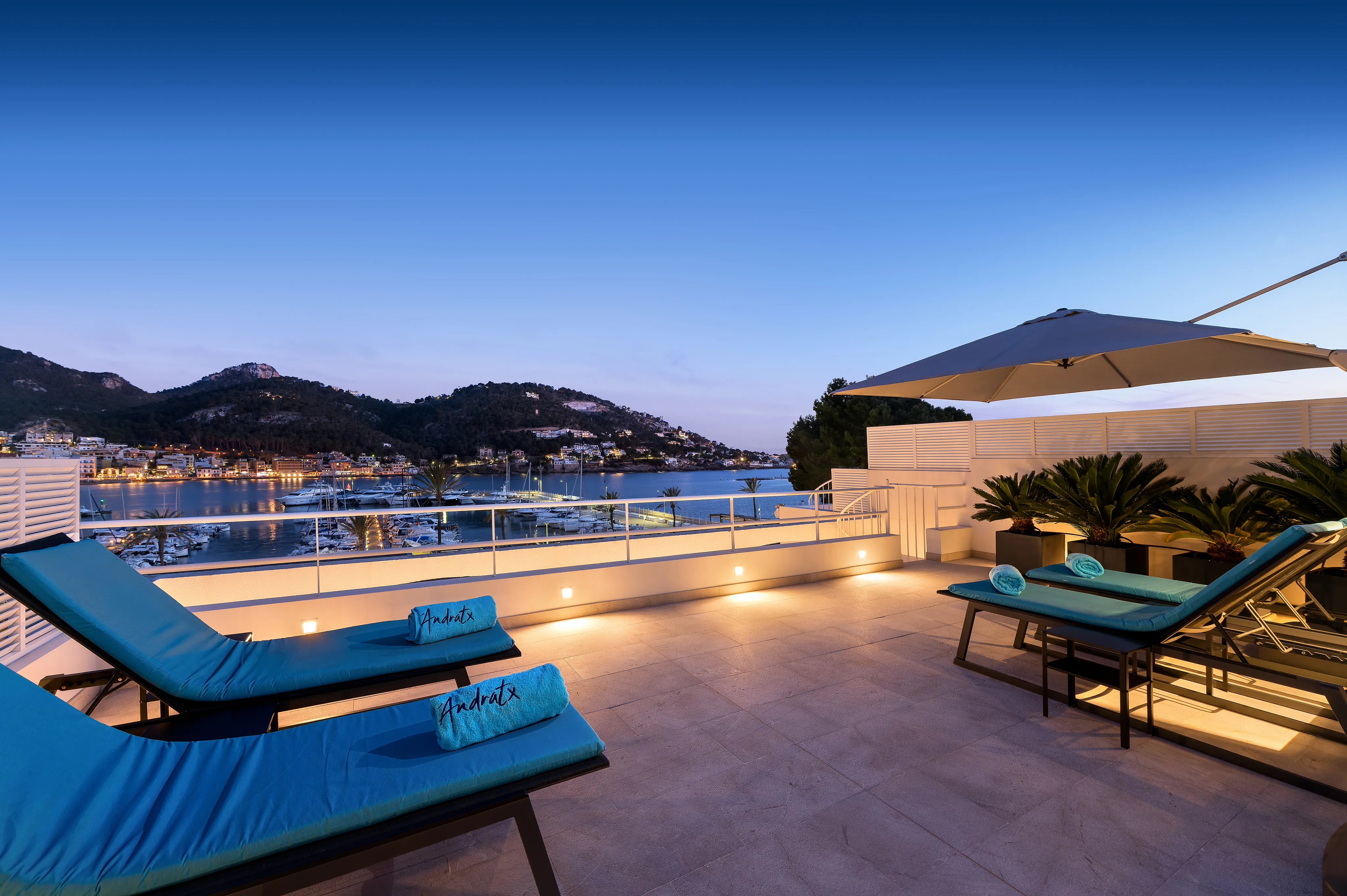 Ático de lujo totalmente reformado con espectaculares vistas al puerto en Port Andratx-21