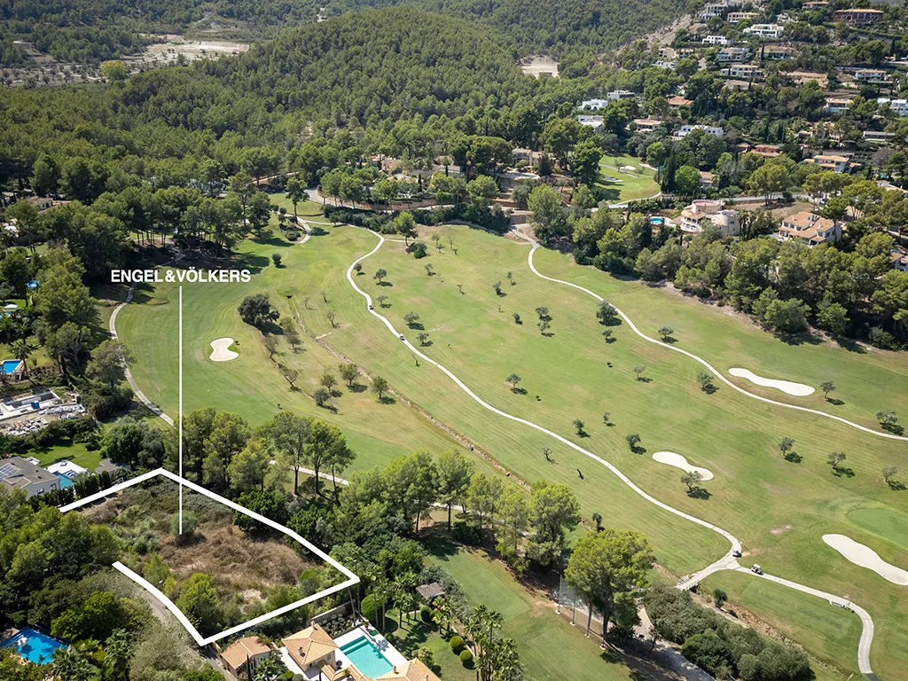 Solar pla al costat del camp de golf de Son Vida-1