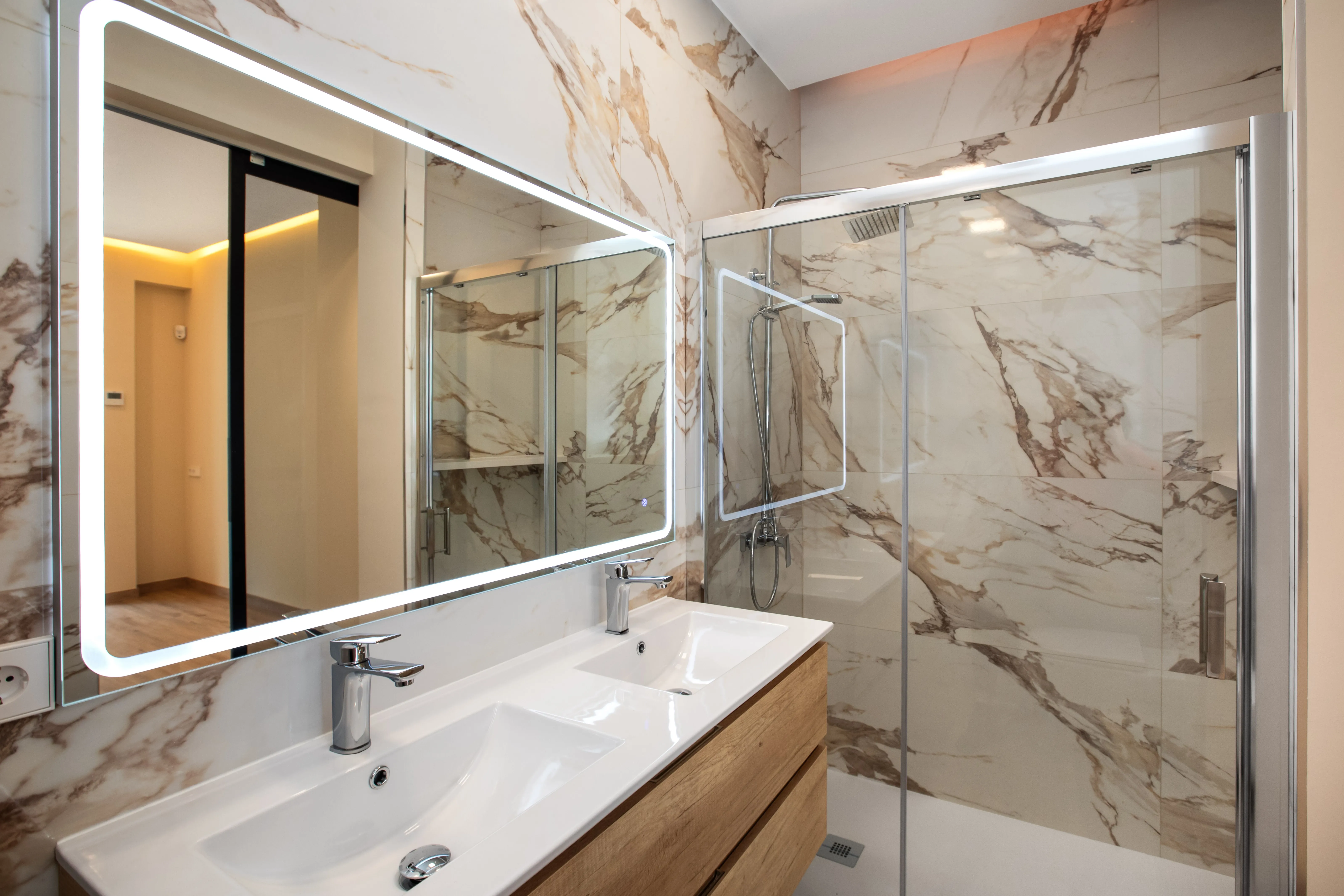 Exclusivo bajo reformado con gran patio y altas calidades-6