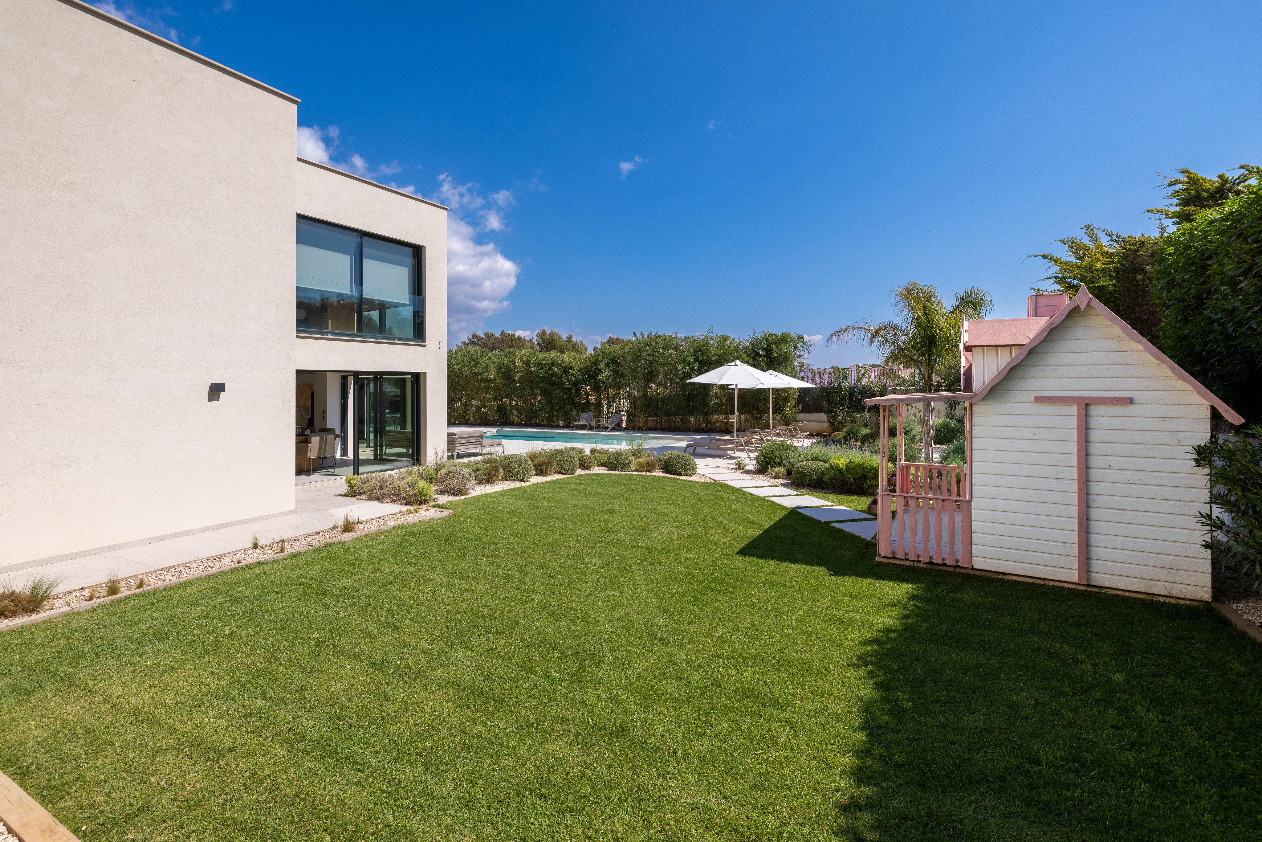 Exclusive villa with the highest level of comfort and a private pool-25