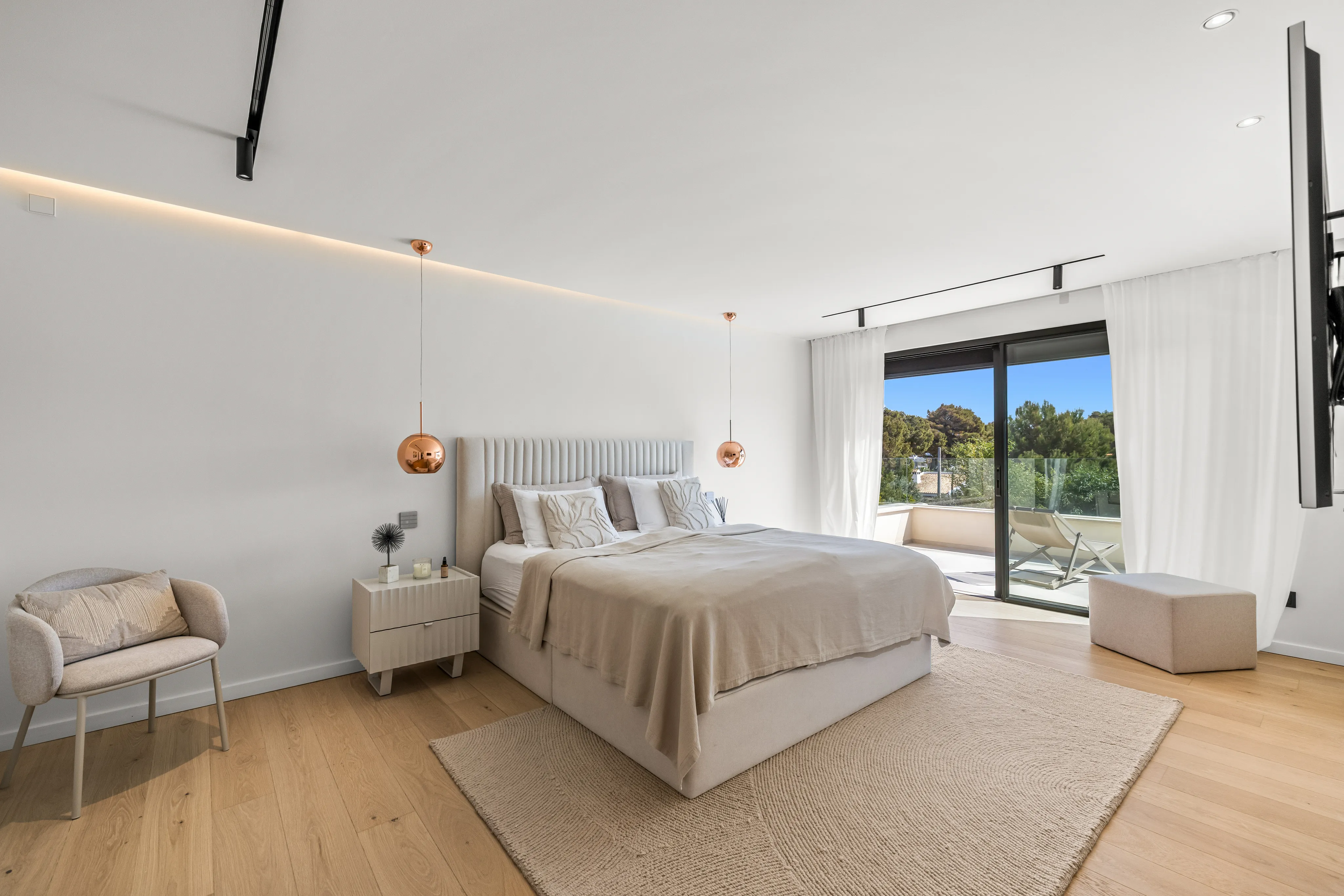 Exclusive villa with the highest level of comfort and a private pool-11