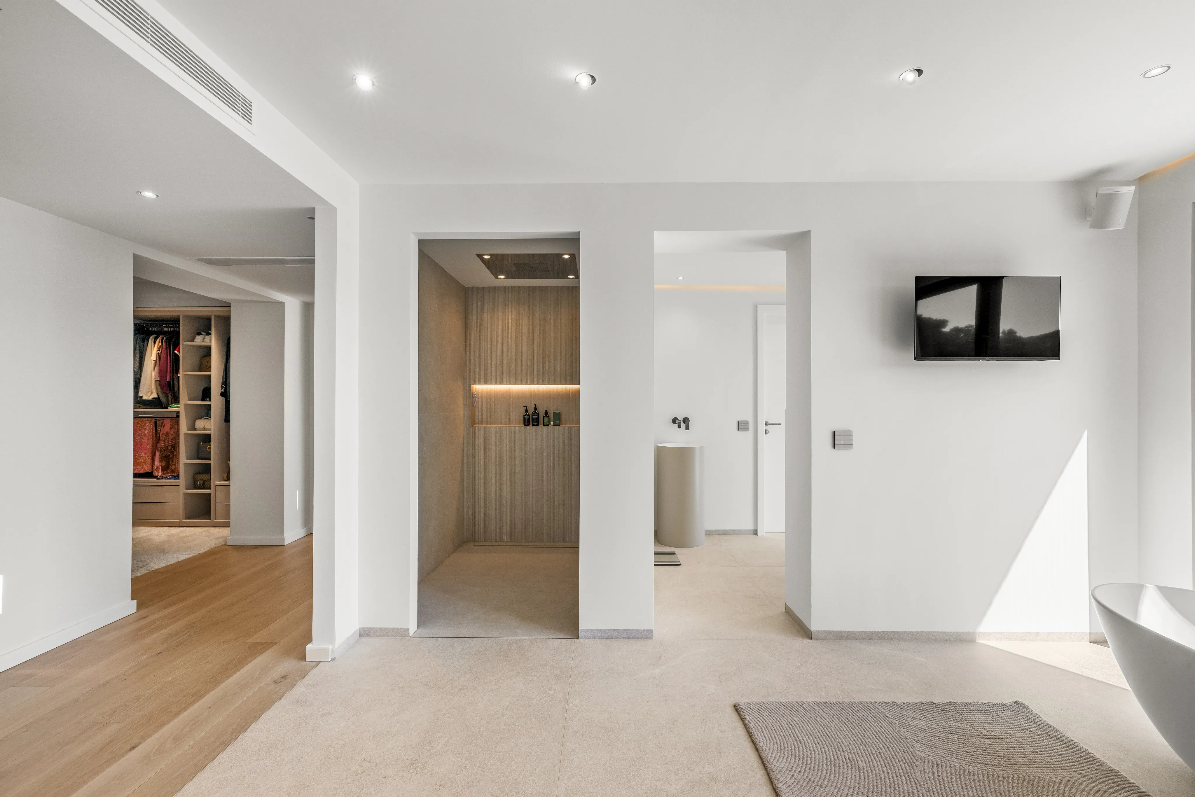 Exclusive villa with the highest level of comfort and a private pool-13