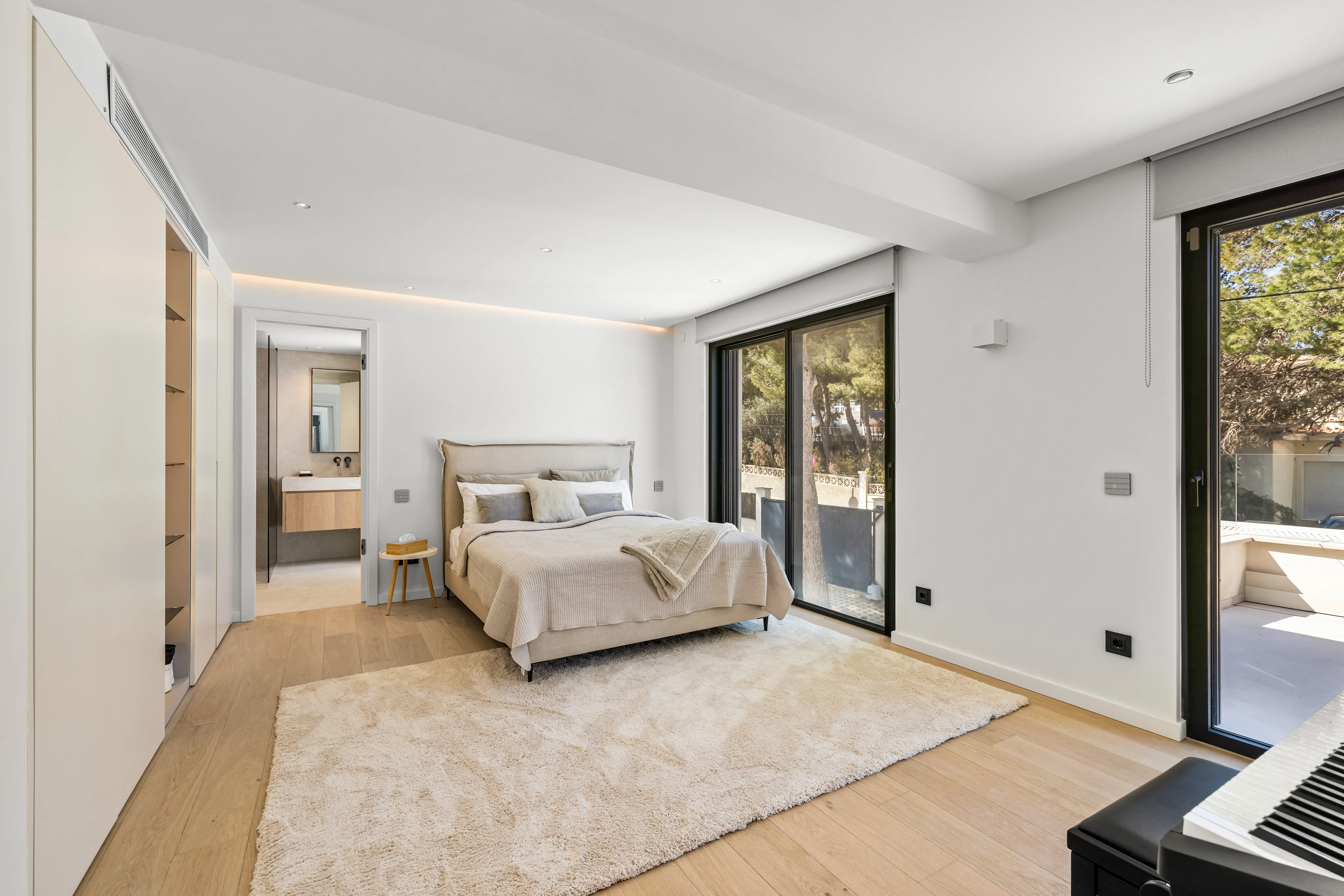 Exclusive villa with the highest level of comfort and a private pool-15