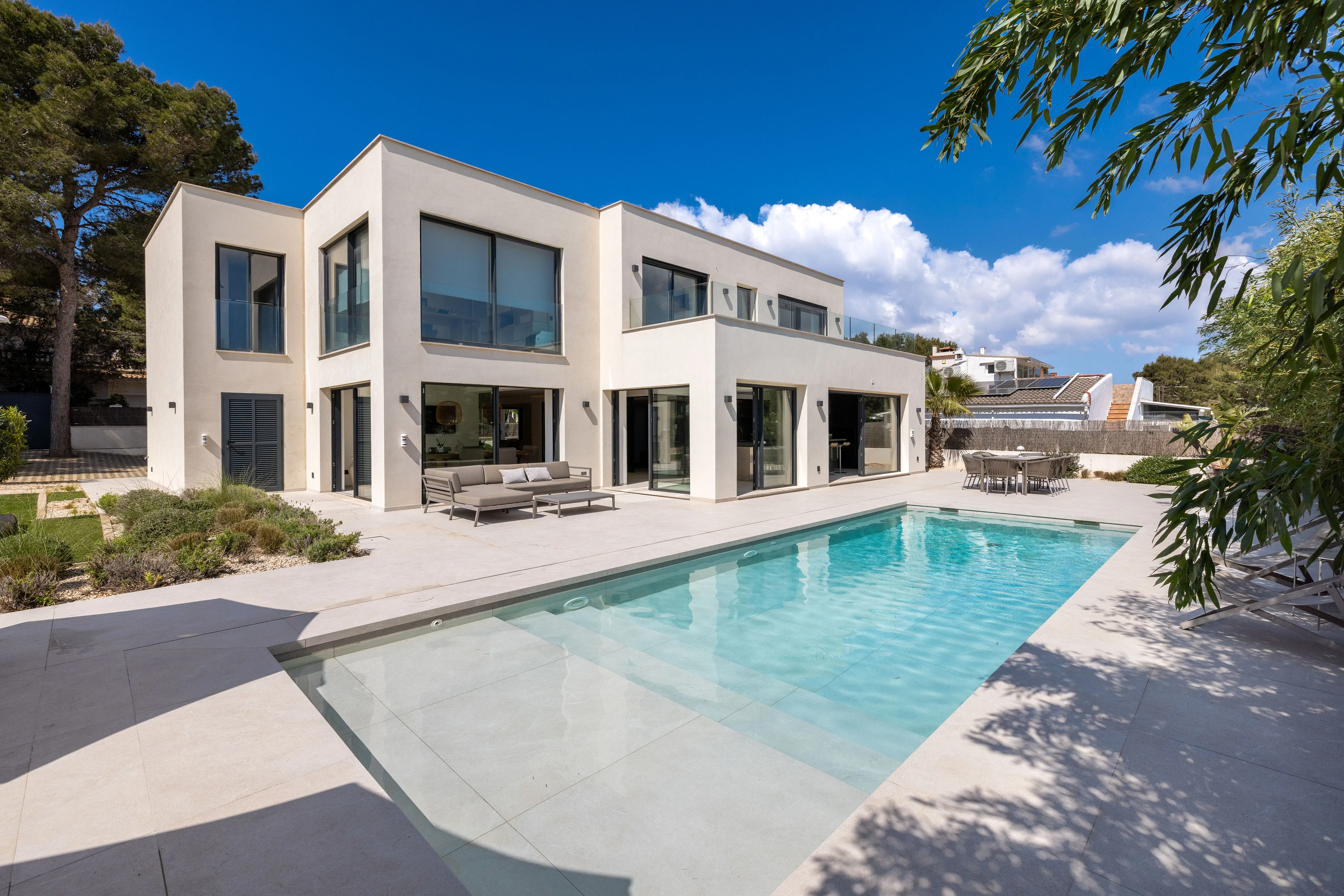 Exclusive villa with the highest level of comfort and a private pool-1