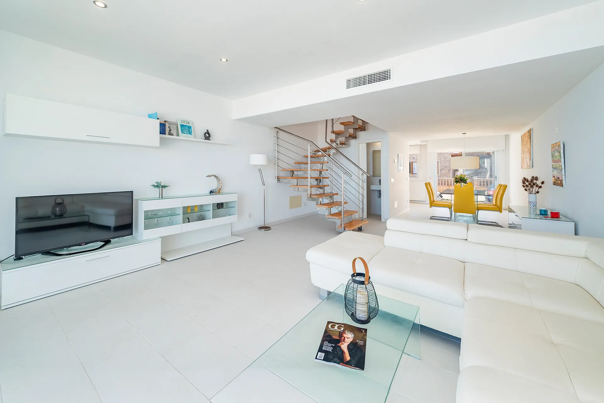 Dúplex en primera línea con vistas panorámicas al mar y licencia ETV-3