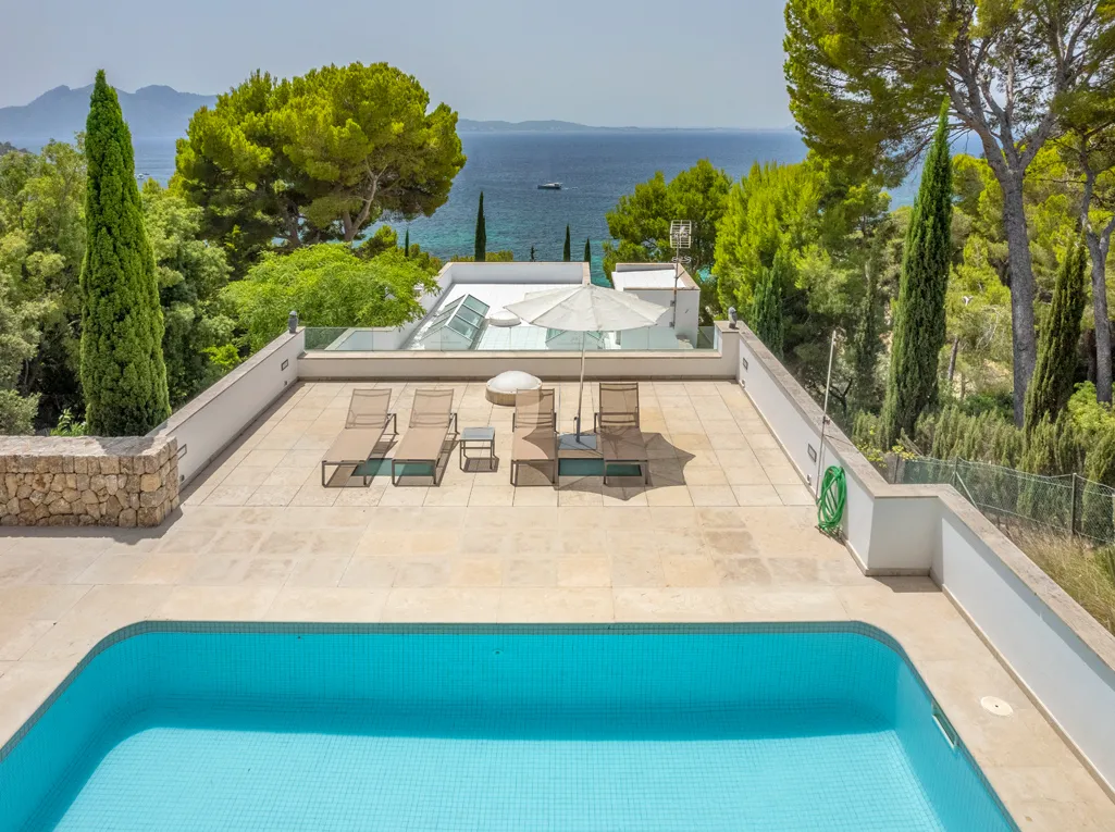 Luksuriøs villa på stranden i Formentor-15