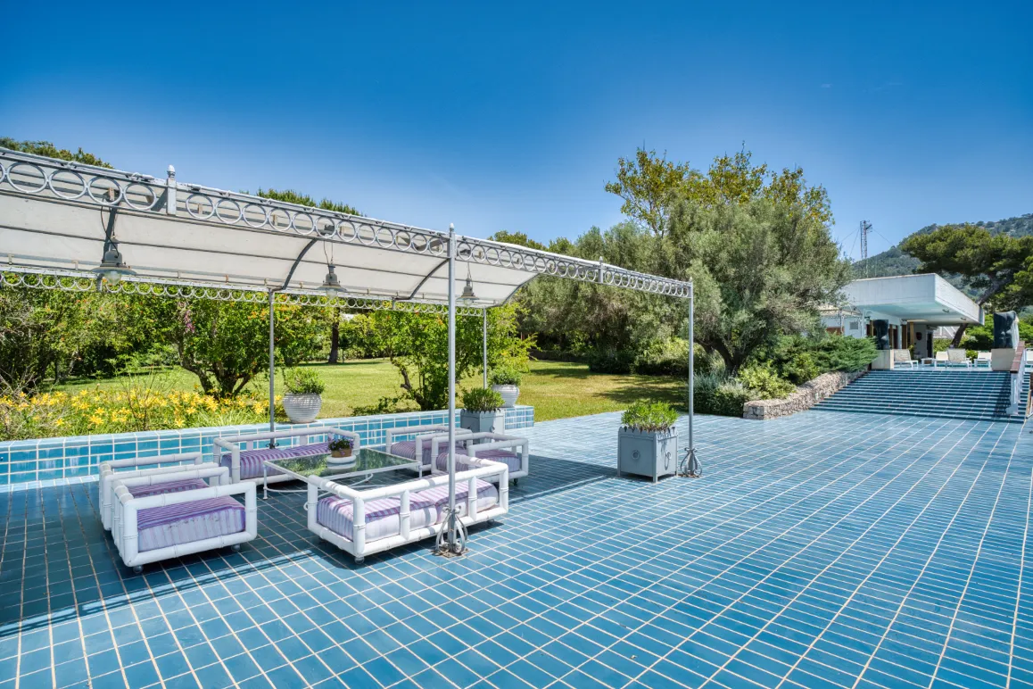 Unique property in first sea line with private sea access-14