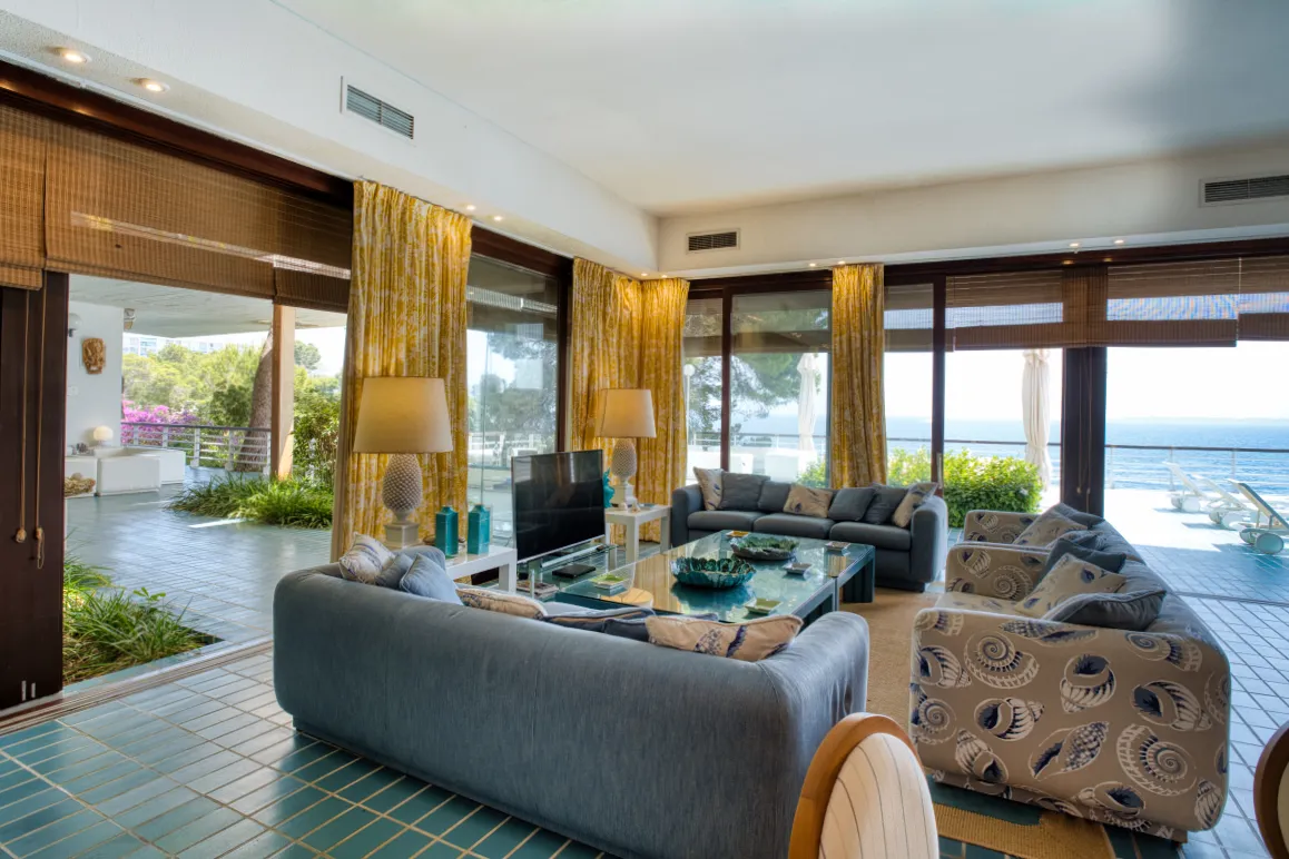 Unique property in first sea line with private sea access-7