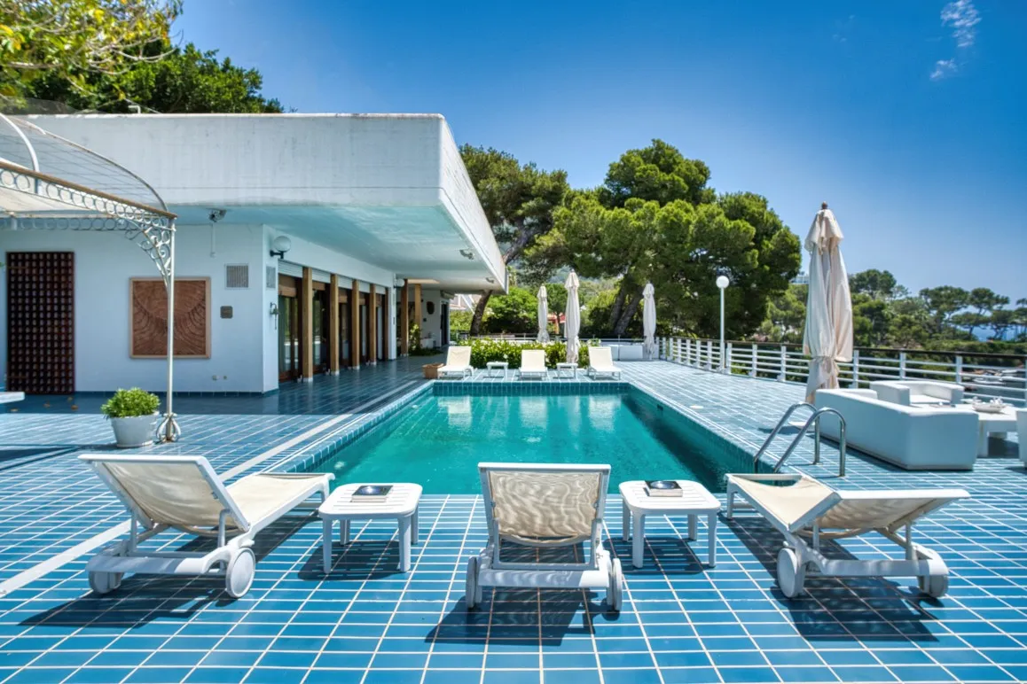 Unique property in first sea line with private sea access-2