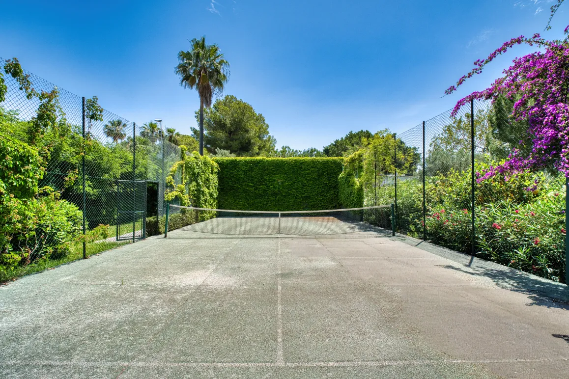 Unique property in first sea line with private sea access-13