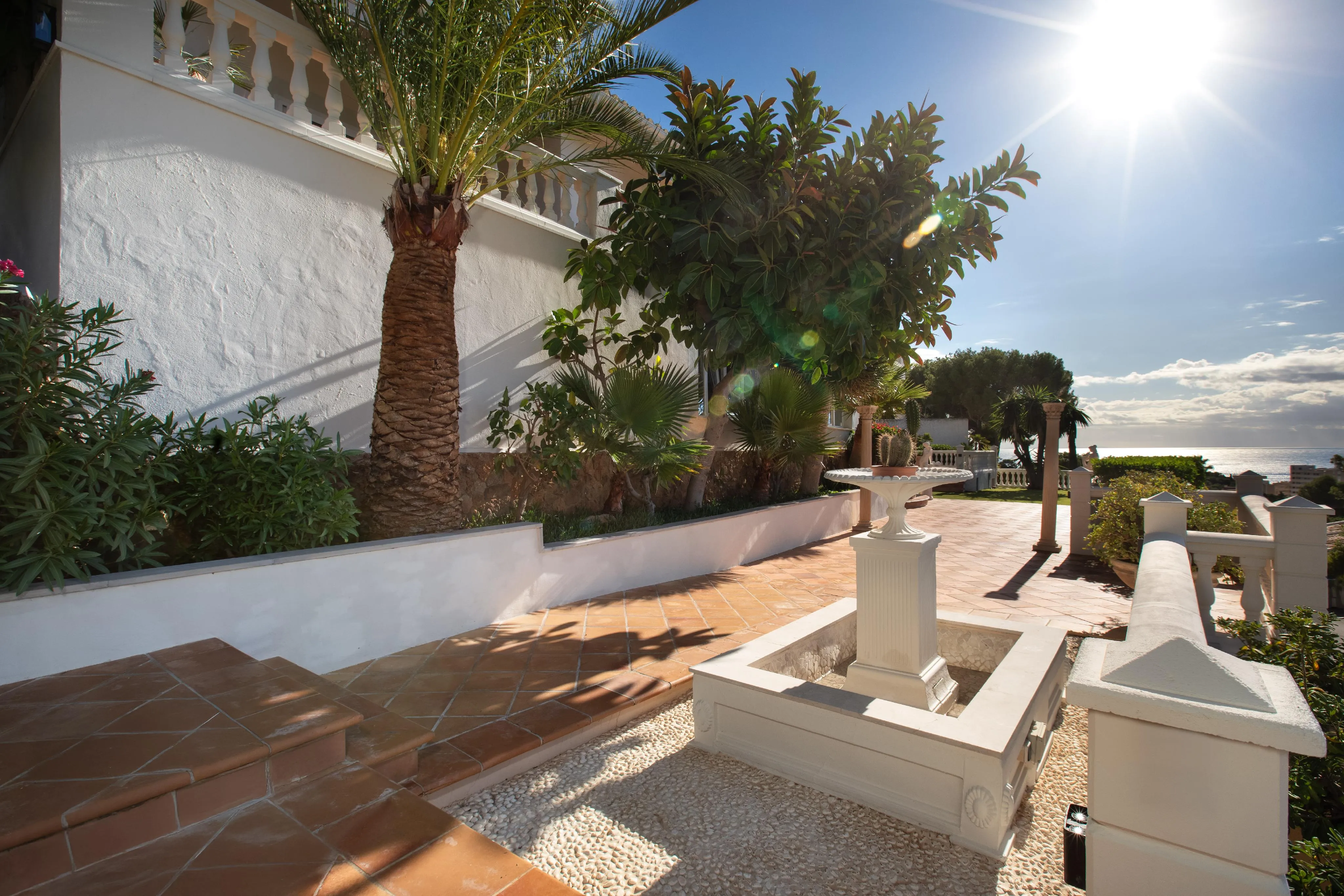 Smuk villa med flot havudsigt-22