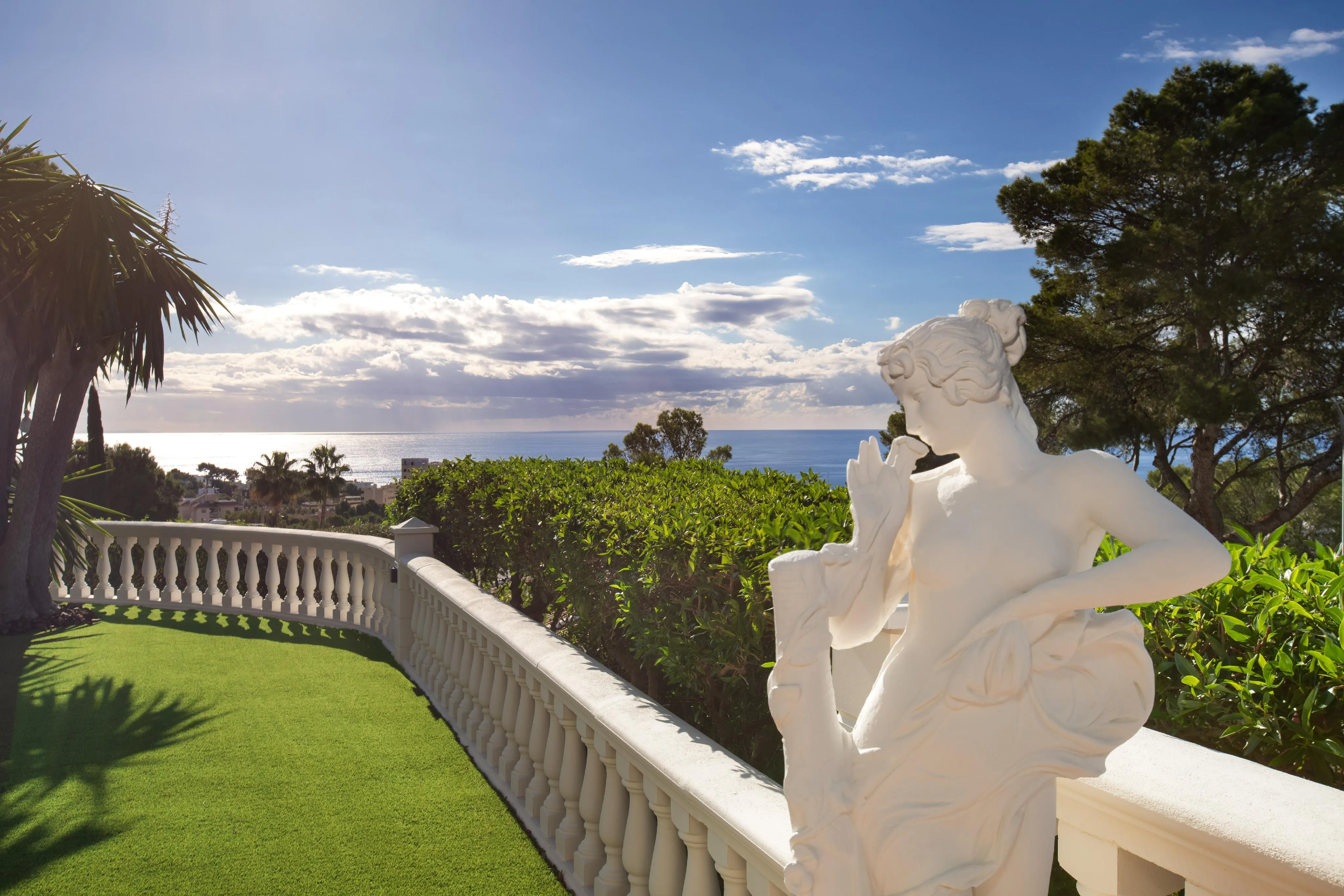 Smuk villa med flot havudsigt-24