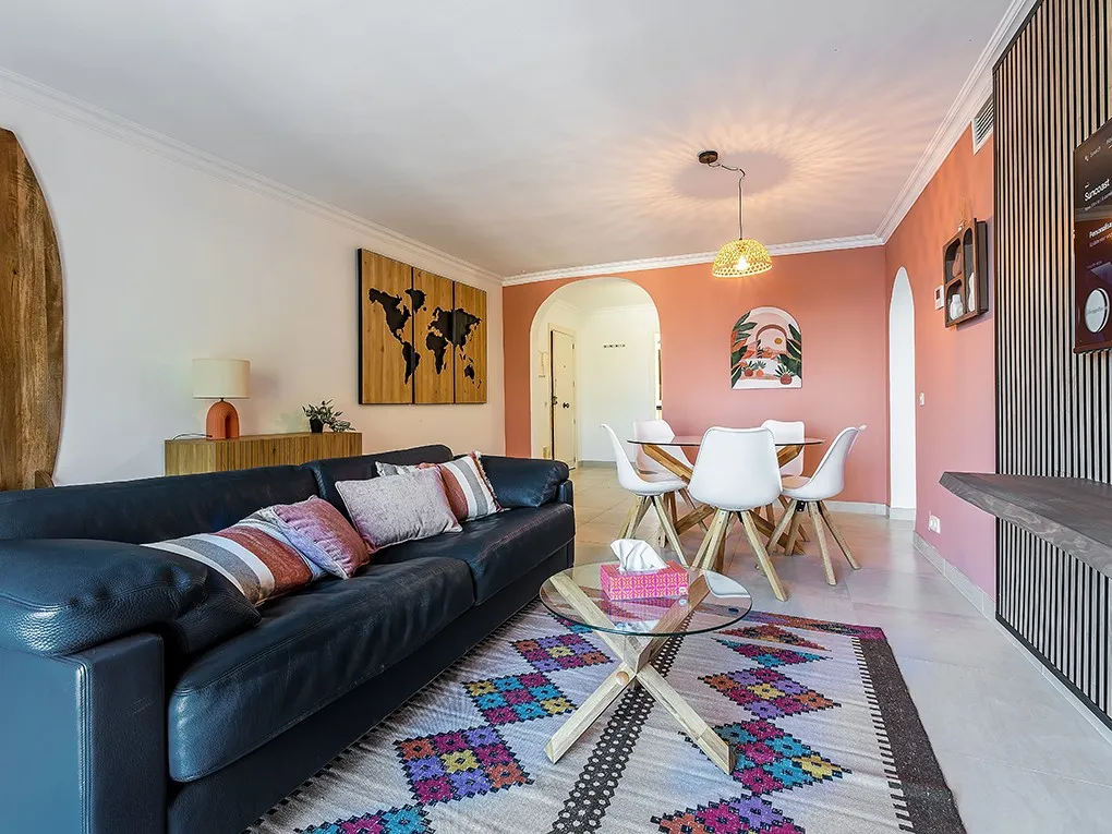 Newly refurbished apartment with sea view-5