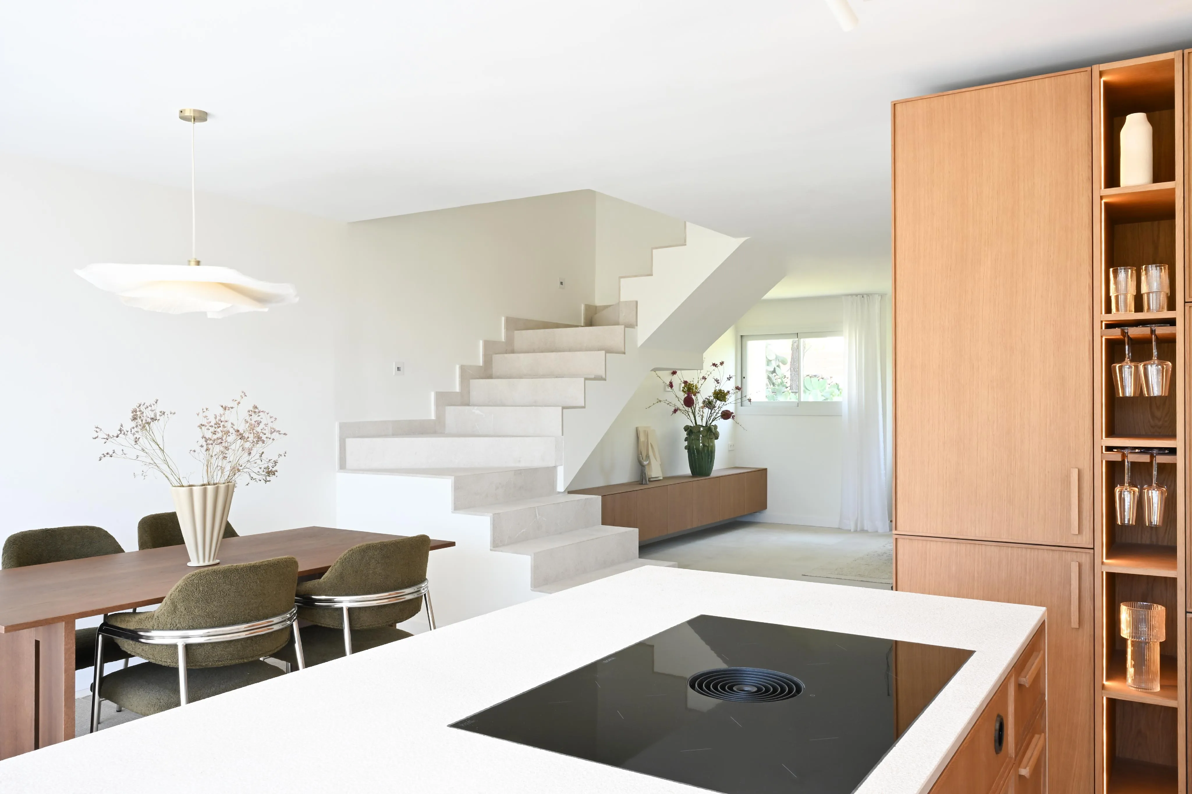 Stunning Triplex Penthouse with Spectacular Seaviews-4