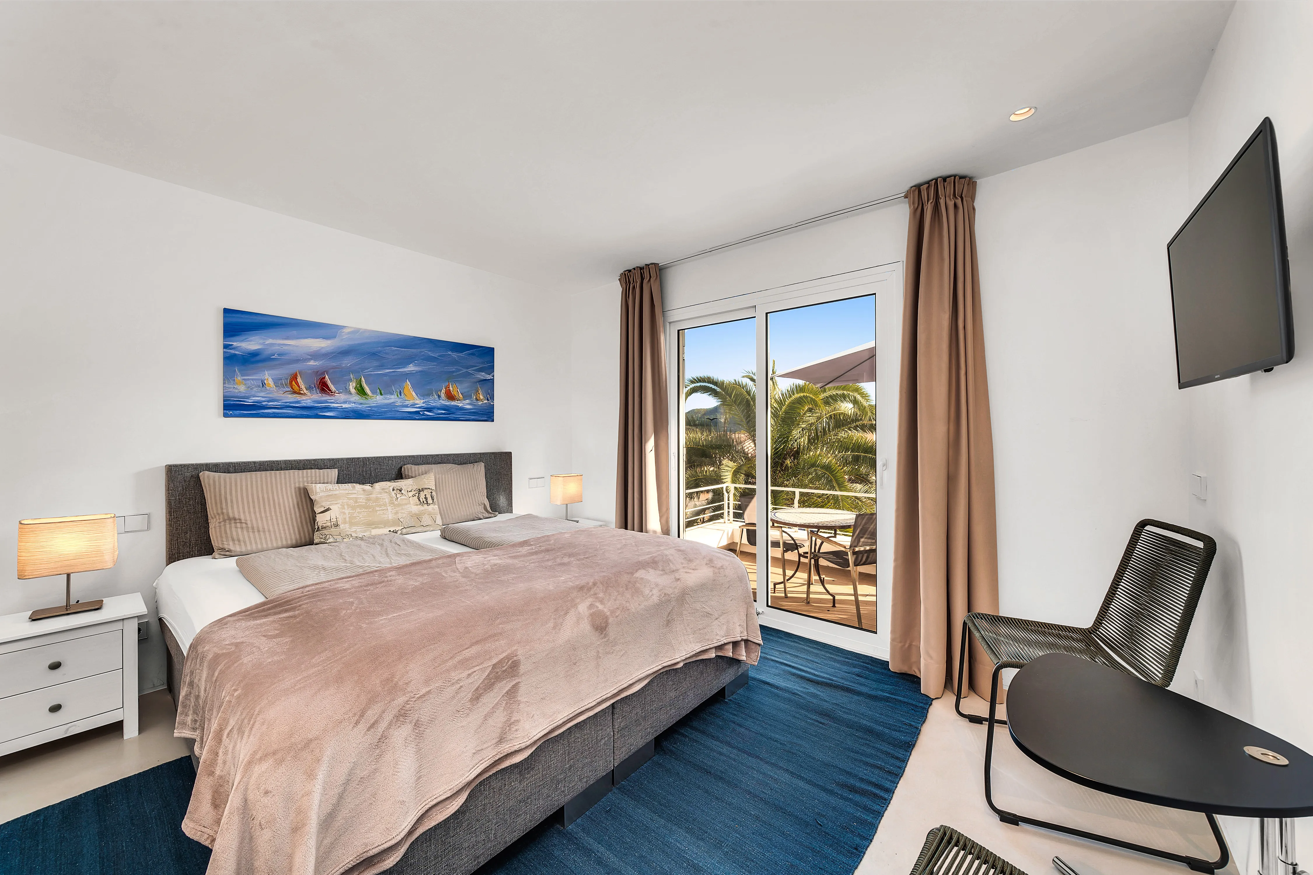 Fuldstændig renoveret hus med udsigt over havnen i Port Andratx-12