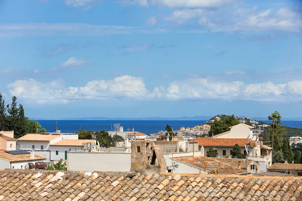 Casa de pueblo reformada con piscina y vistas-3