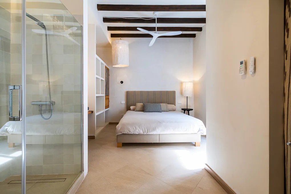 Casa de pueblo reformada con piscina y vistas-12