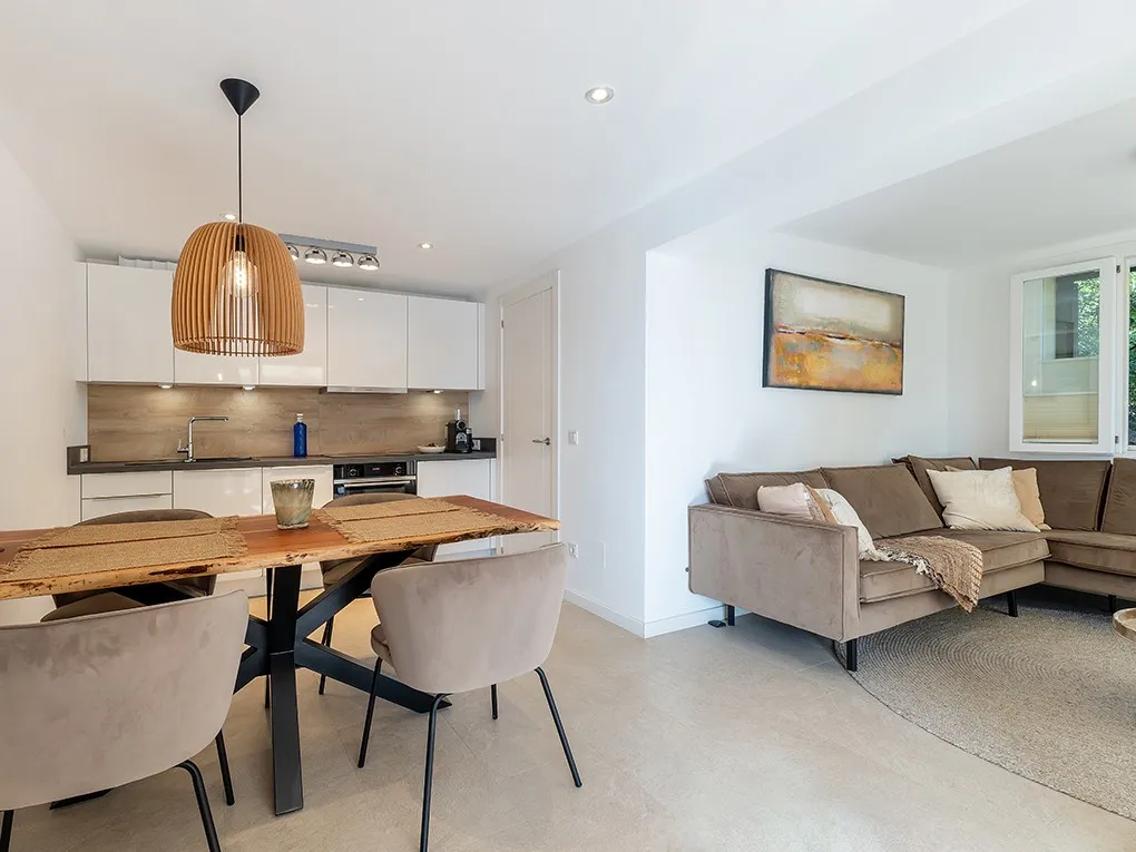 Garden apartment with sea views-10