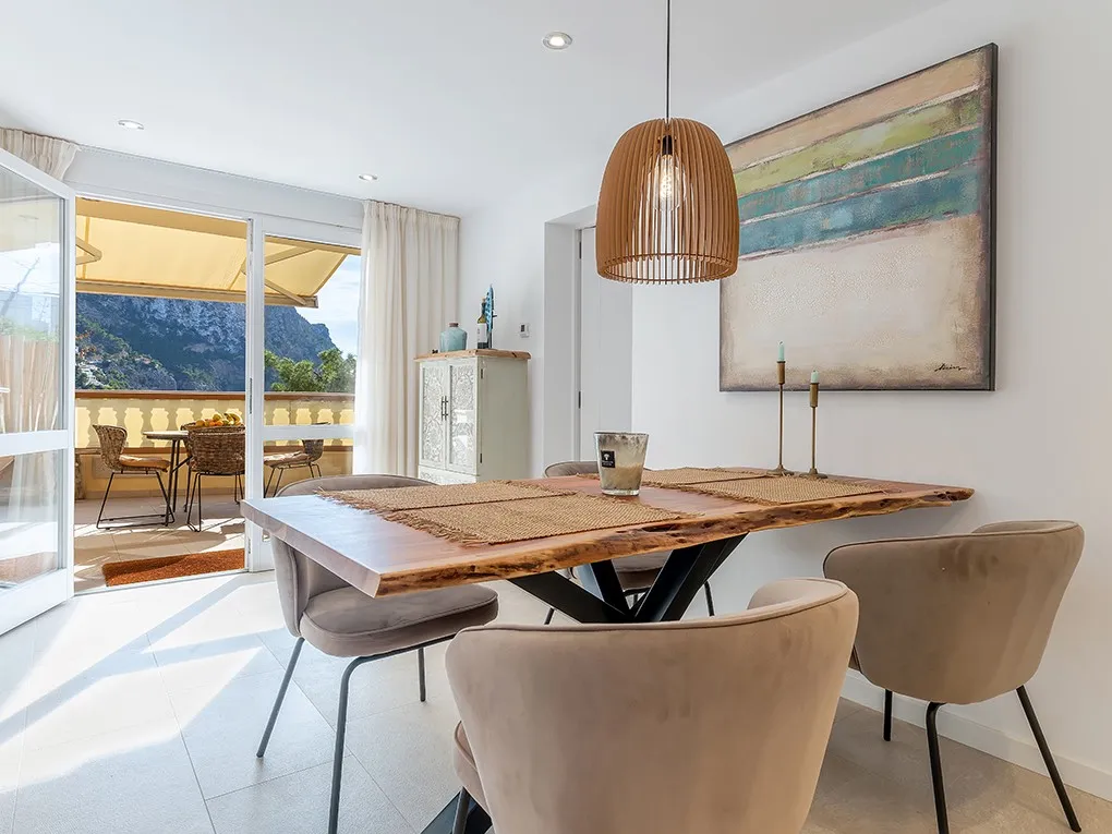 Garden apartment with sea views-2