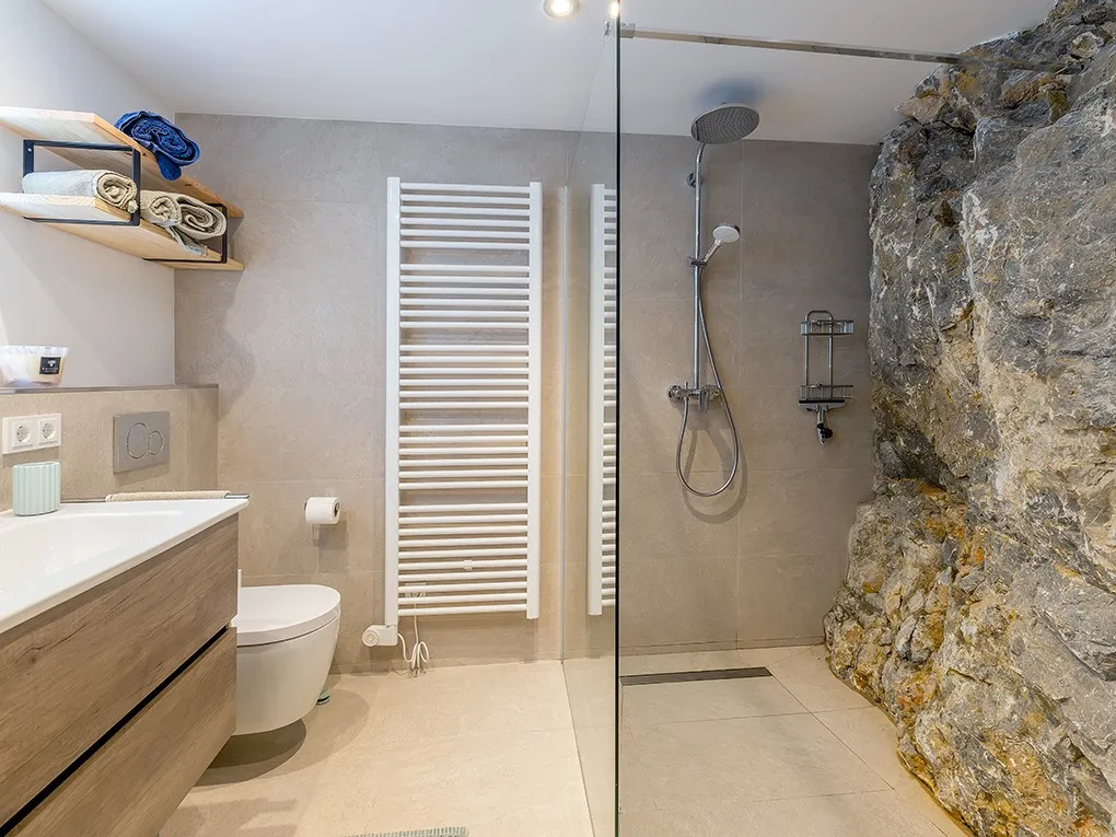 Garden apartment with sea views-8