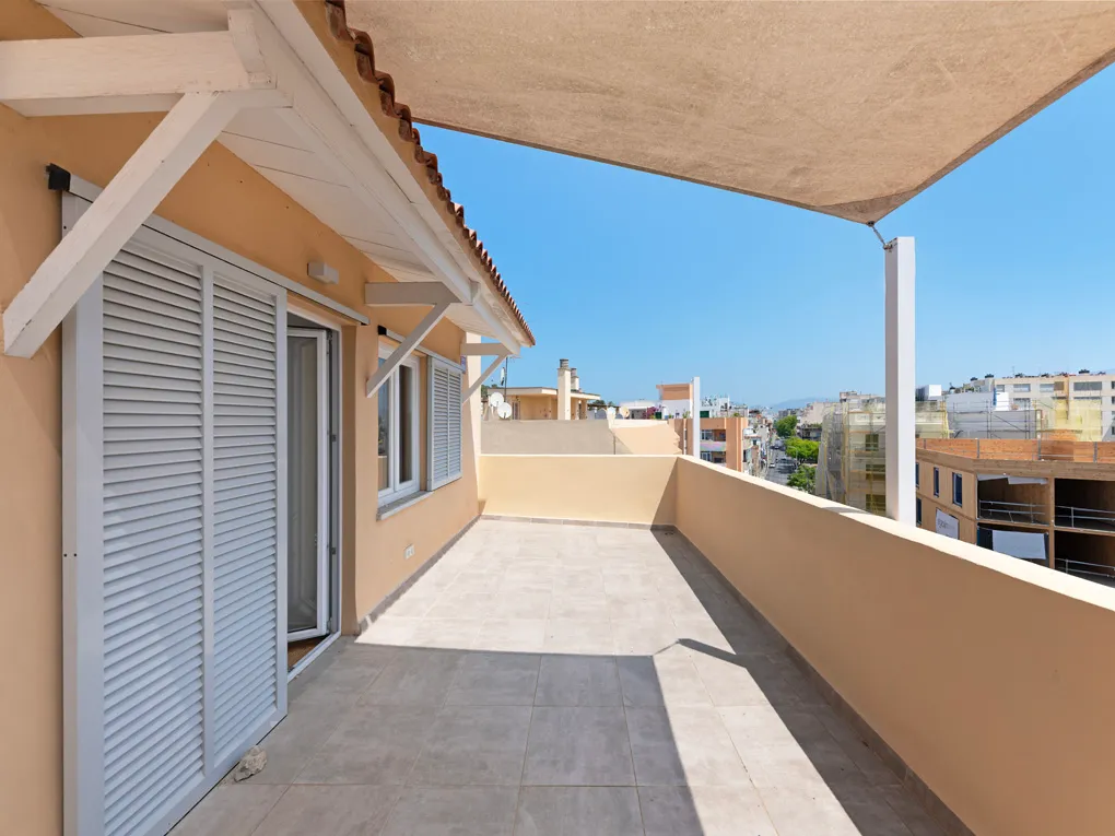 Renovated Penthouse with Private Terraces and Sea Views-9