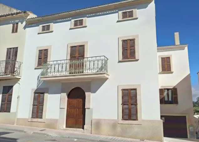 Progetto di ristrutturazione con molto potenziale - Incantevole casa a schiera con ampio terreno, piscina e vista sul mare a Campanet-2