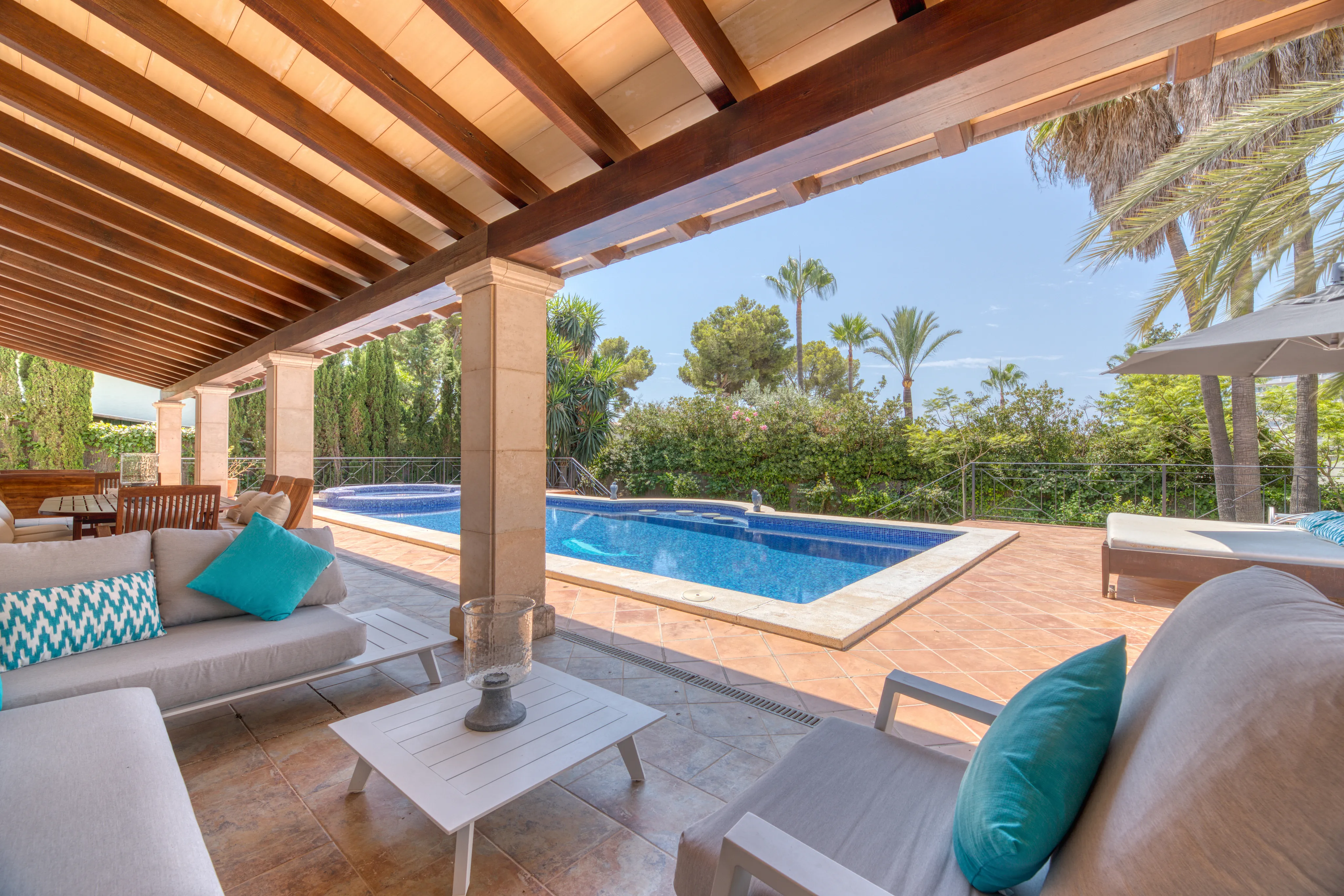 Vila mediterrània en un oasi privat  en Palmanova-9