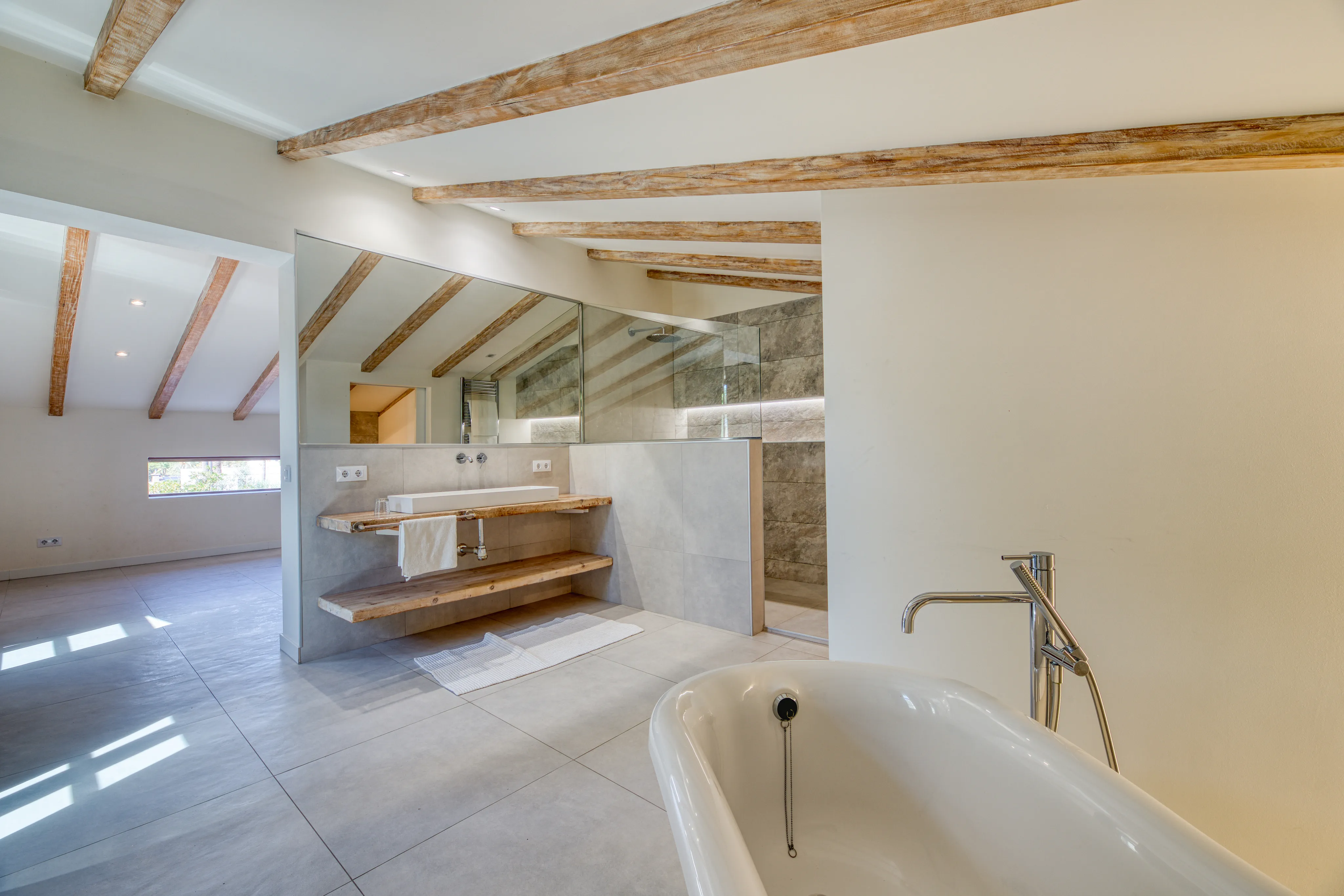 Vila mediterrània en un oasi privat  en Palmanova-12