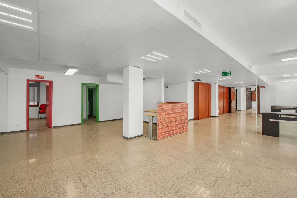 Moderne, lyst kontor med fleksible anvendelsesmuligheder-10