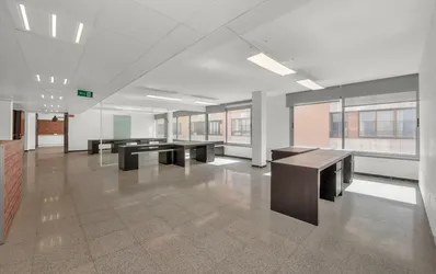 Ufficio moderno e luminoso con possibilità di utilizzo flessibile