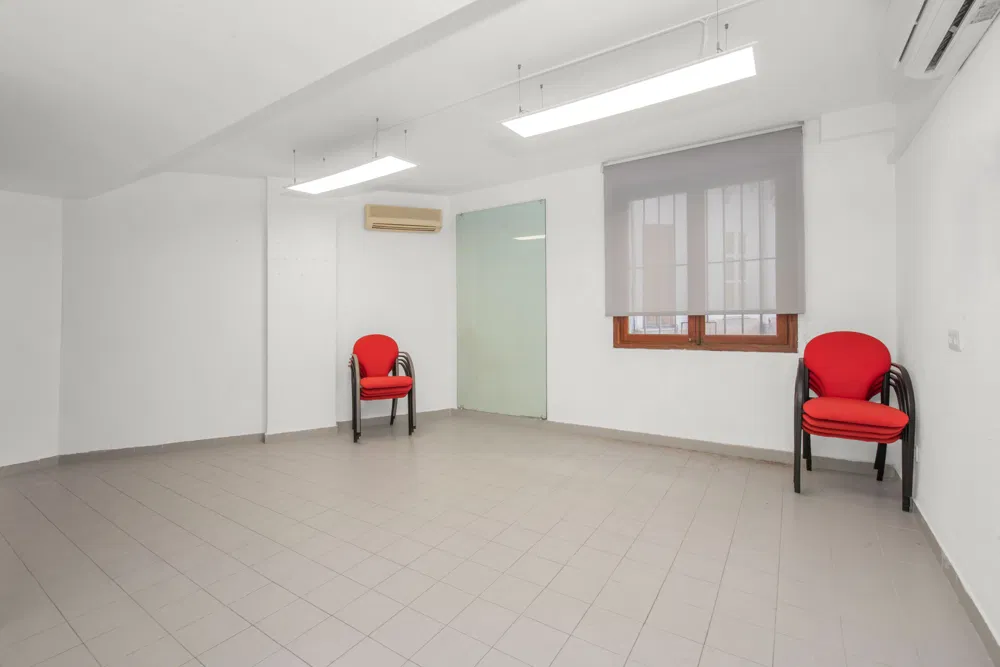 Moderne lichtdurchflutete Bürofläche mit flexiblen Nutzungsmöglichkeiten-12