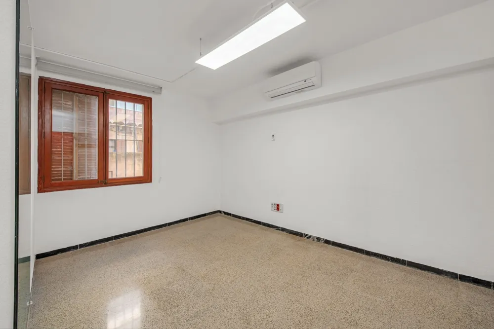 Moderne, lyst kontor med fleksible anvendelsesmuligheder-13