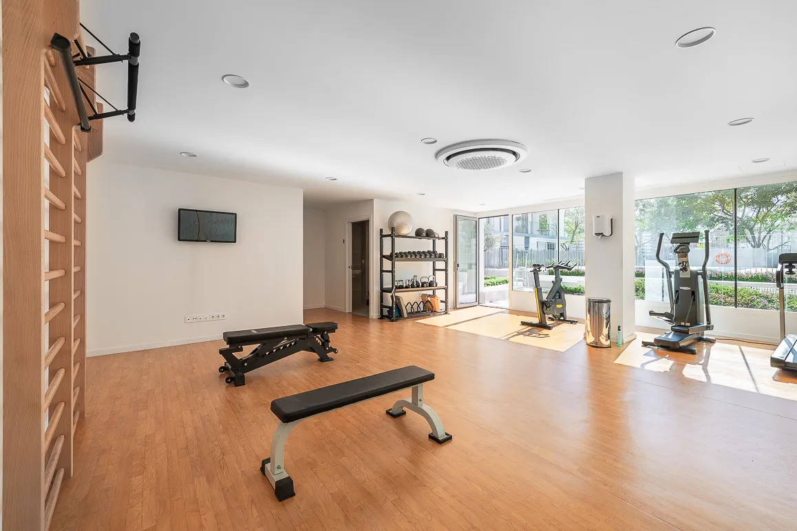 Modern apartment with terrace and underground parking-15