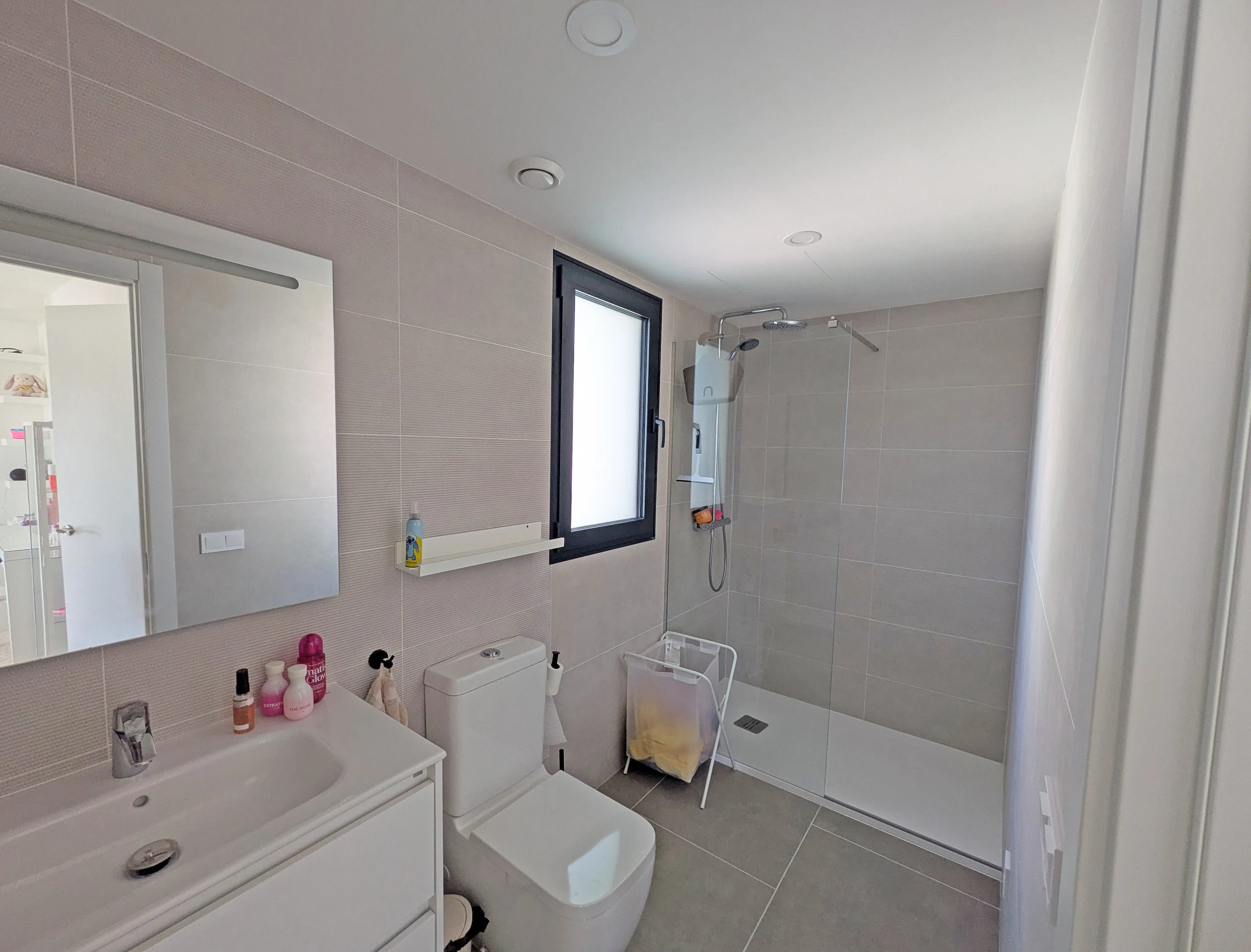 Nowy dom w zabudowie bliźniaczej w Las Palmeras-13