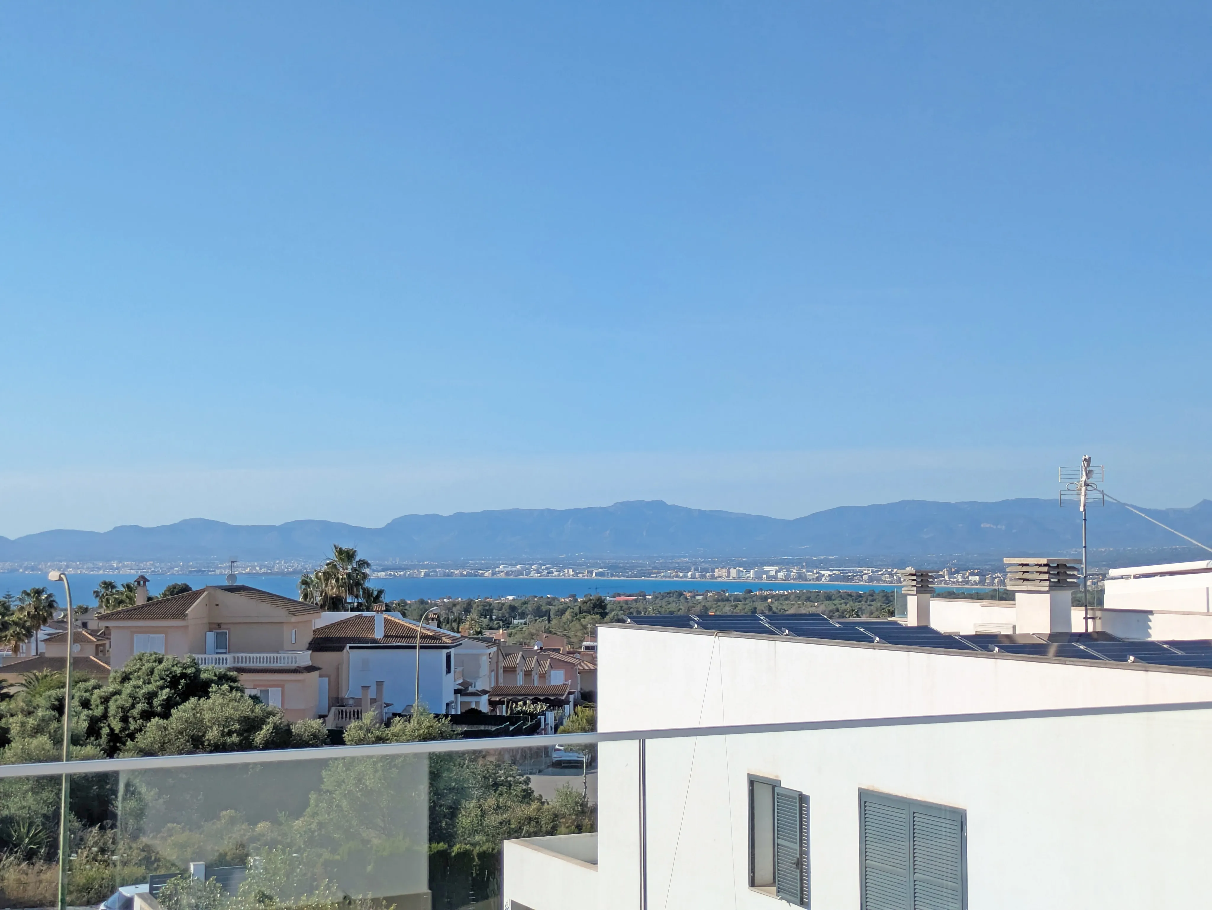 Nowy dom w zabudowie bliźniaczej w Las Palmeras-10