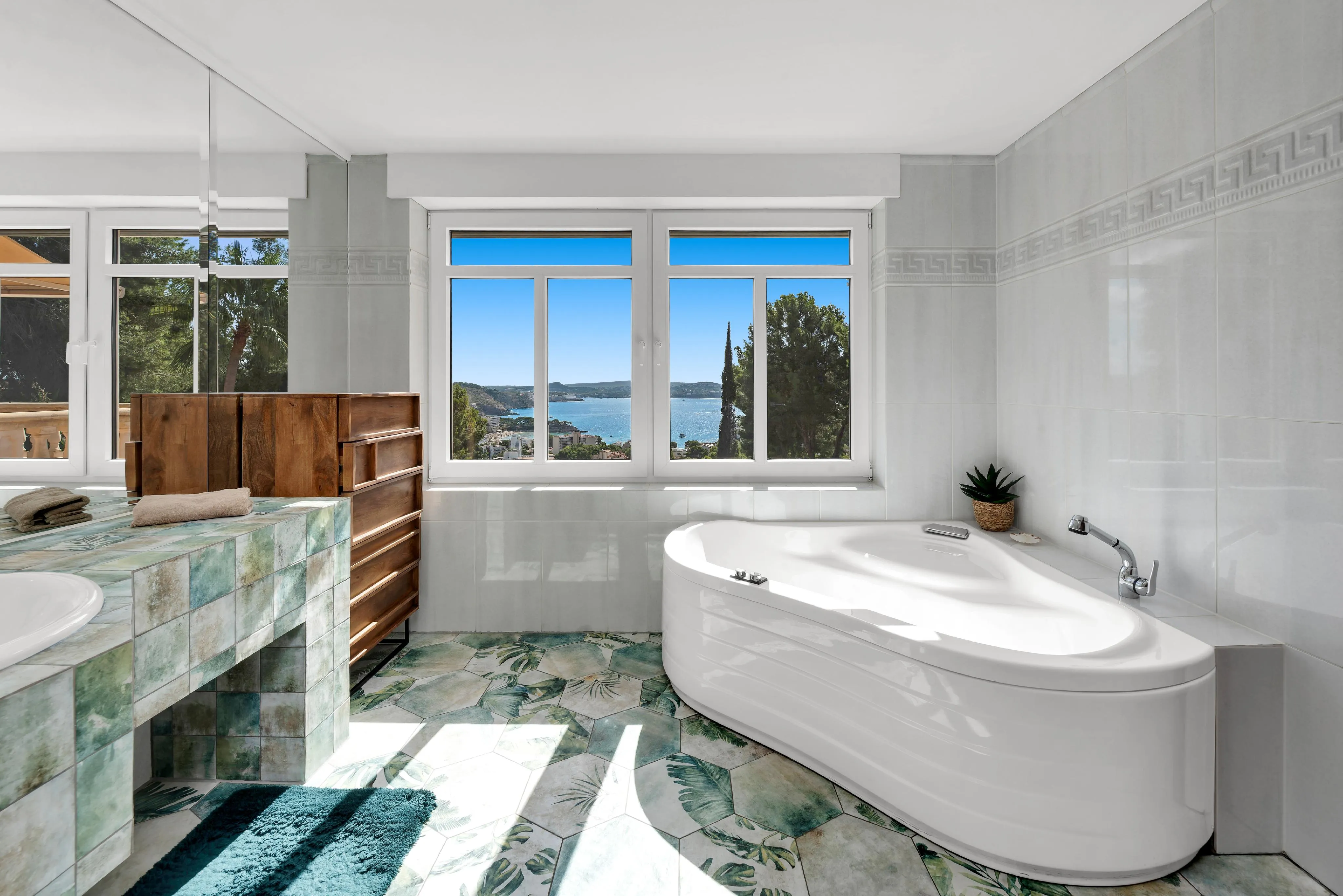 Mediterranean villa with sea views in an elevated location in Paguera-21