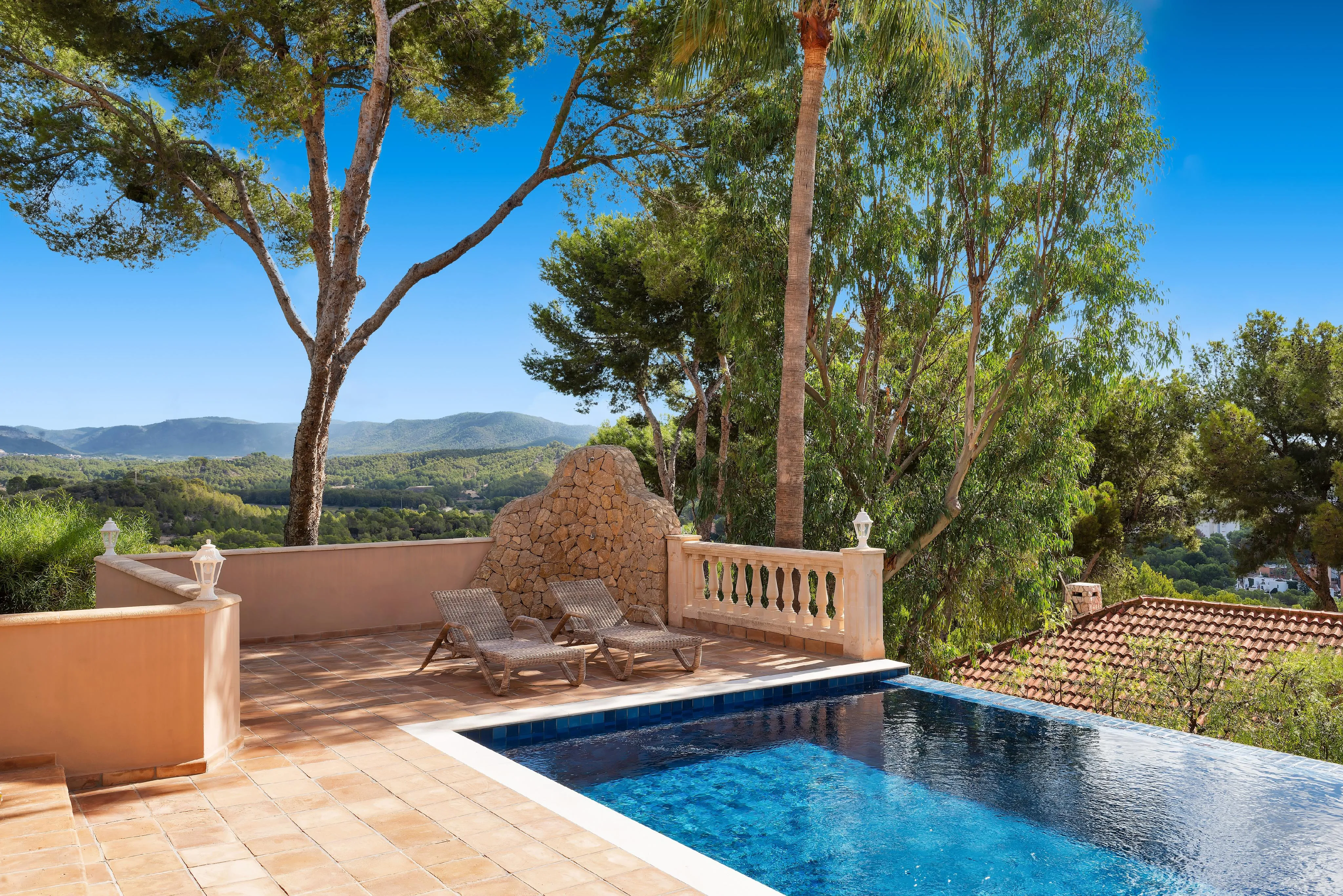 Mediterranean villa with sea views in an elevated location in Paguera-4