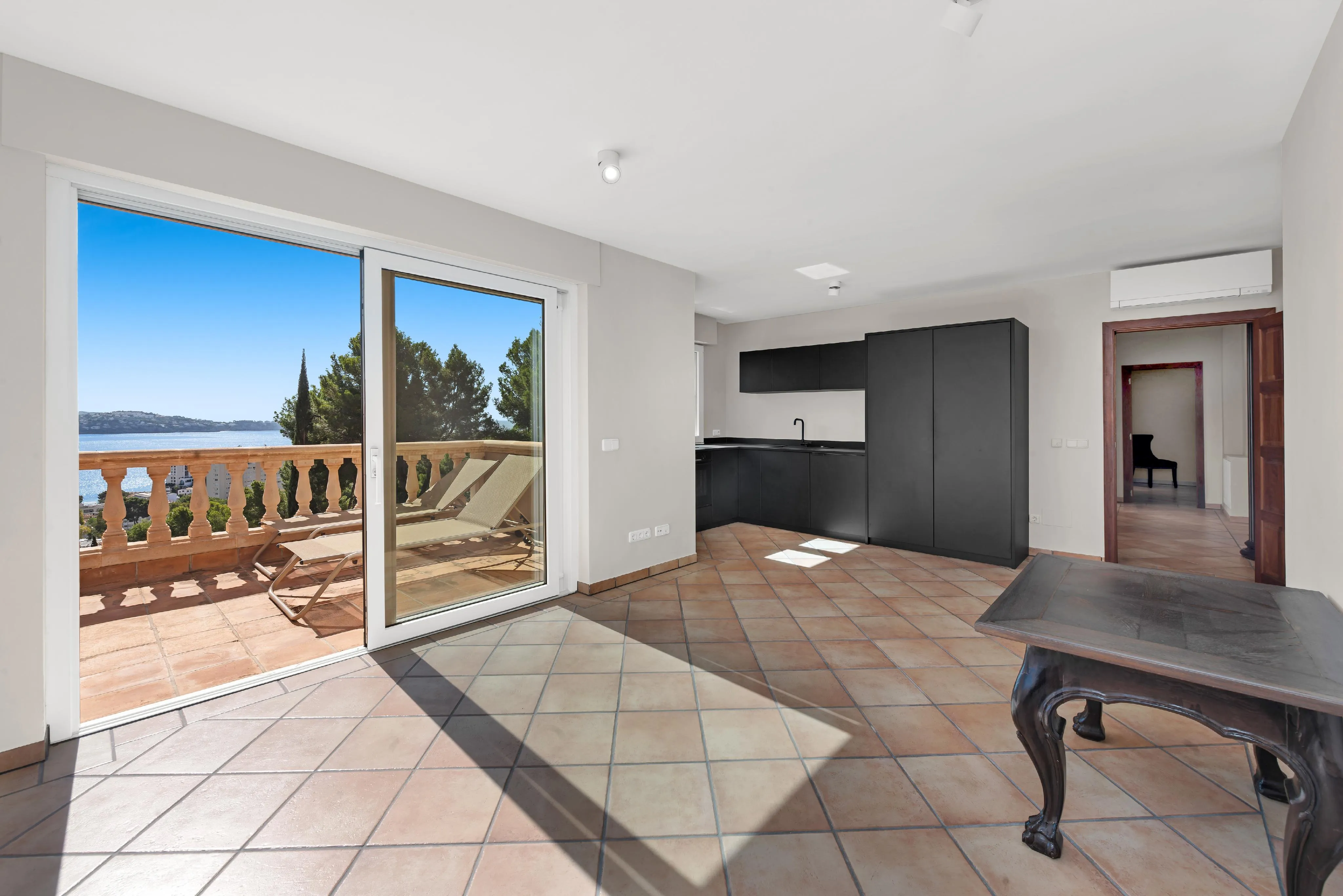 Mediterranean villa with sea views in an elevated location in Paguera-17