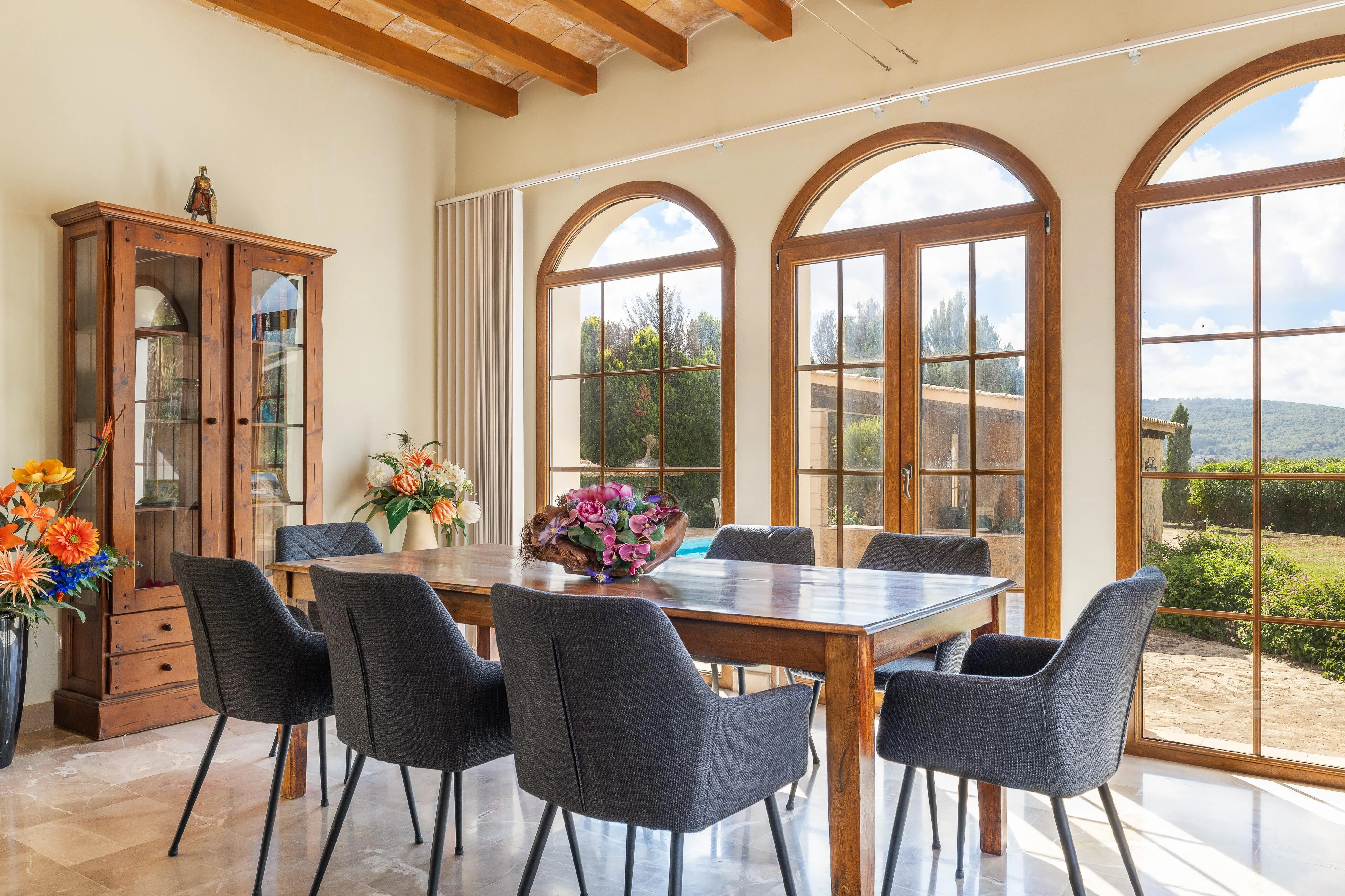 A finca of space and light in Santa María-5