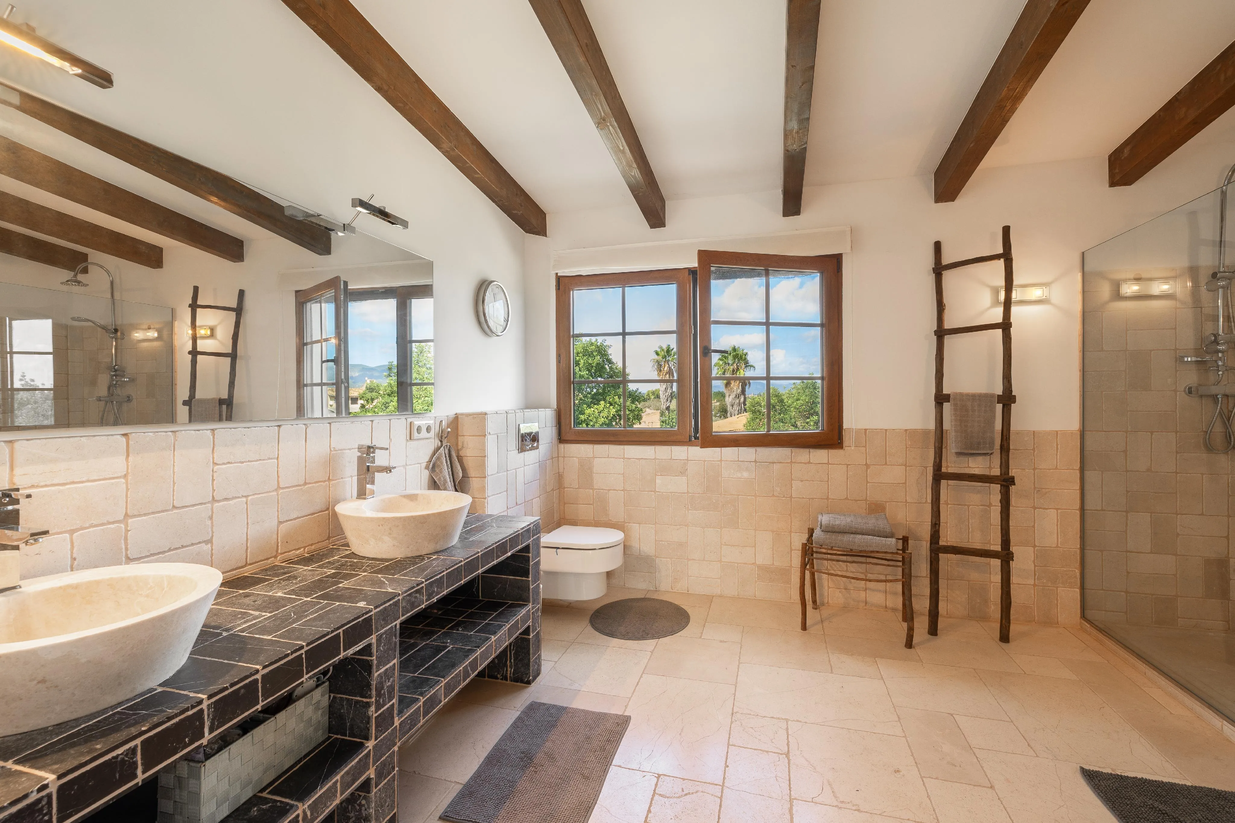 A finca of space and light in Santa María-8