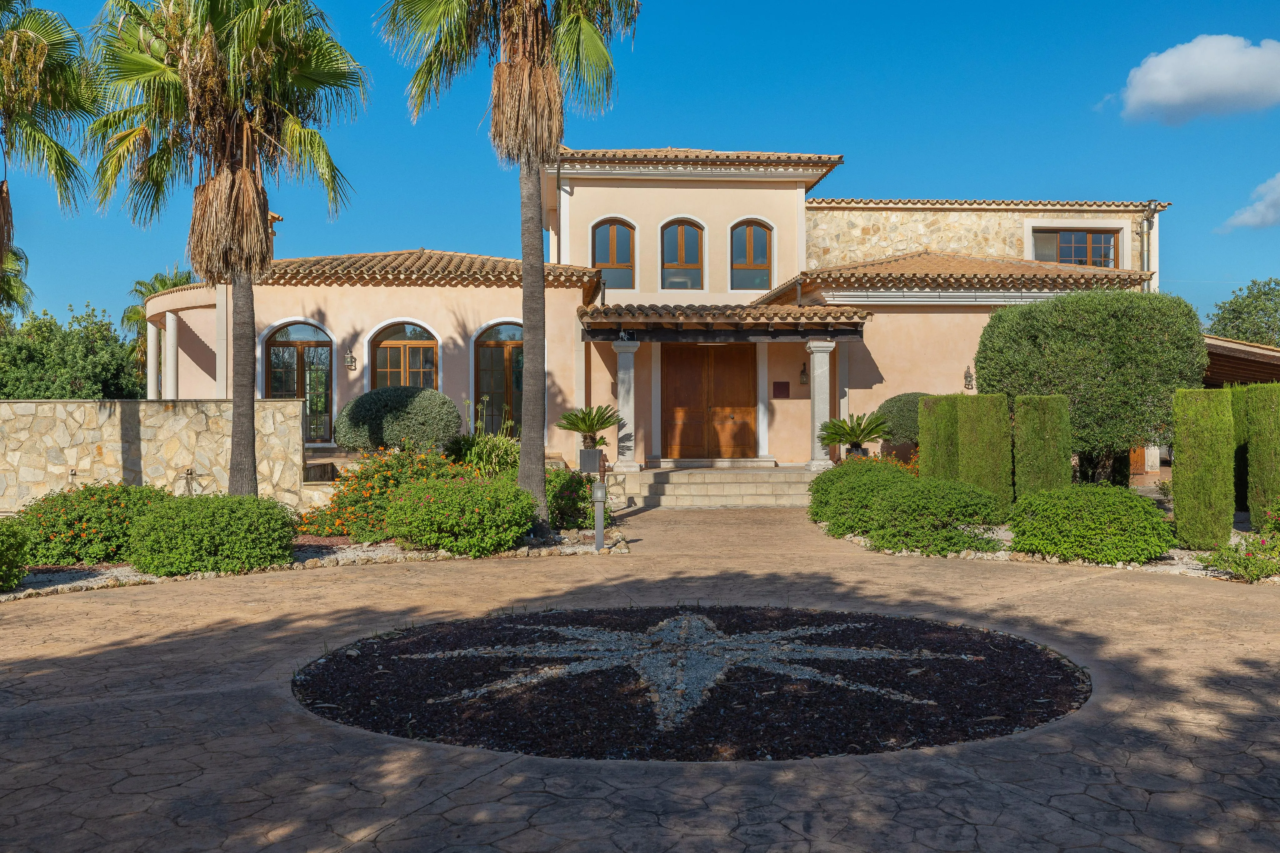 Una finca de amplitud y luz en Santa María-16